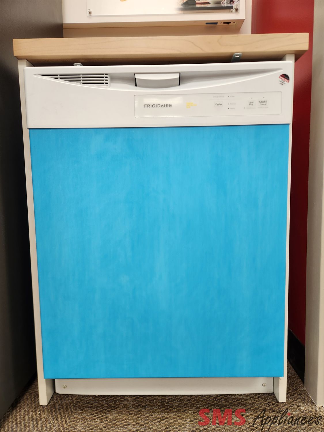 Open Box - Scratch & Dent Frigidaire 24" 62dB Built-In Dishwasher FDPC4221AW