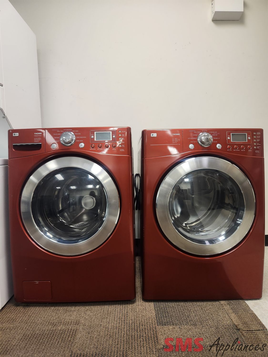 LG washer & Dryer Set  WM2688HCM/DLE8377CM