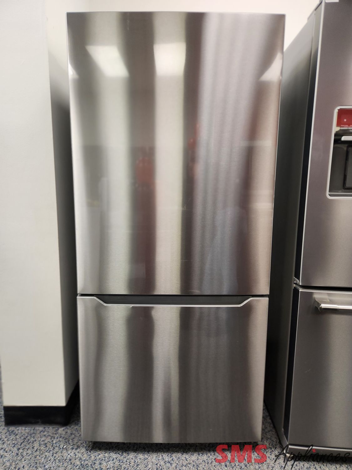 Insignia Bottom Mount Fridge NS-RBM18SS0-C