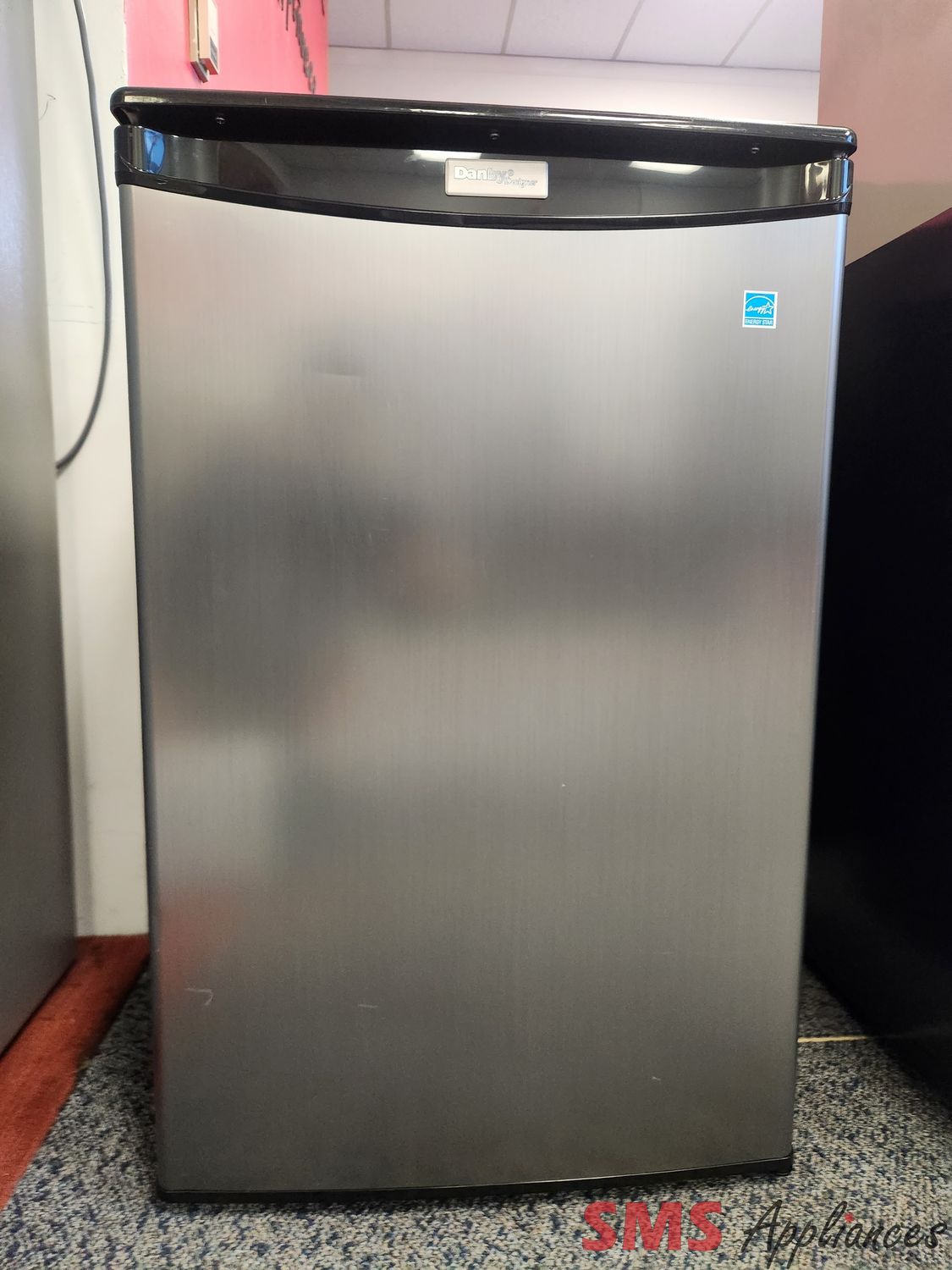 Danby 4.4 cu. ft. Compact Fridge DAR044A4BSLDD