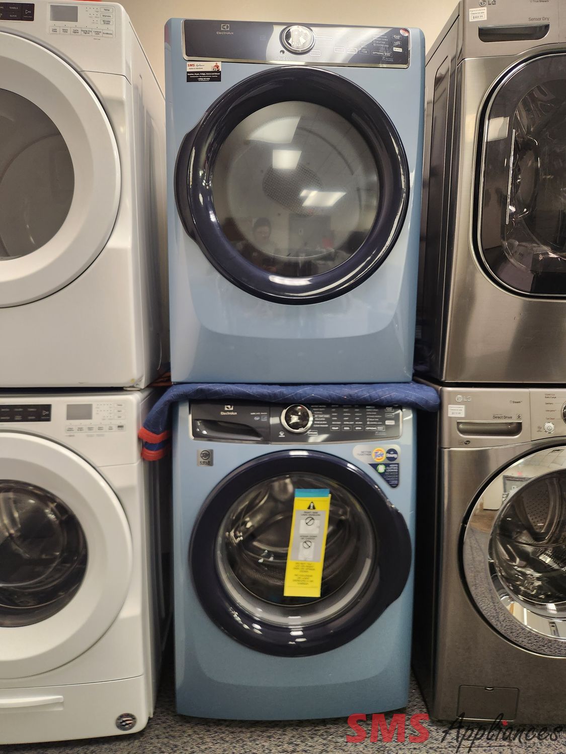 Open Box - Scratch & Dent Electrolux Washer & Dryer ELFW7437AG/ELFE743CAG