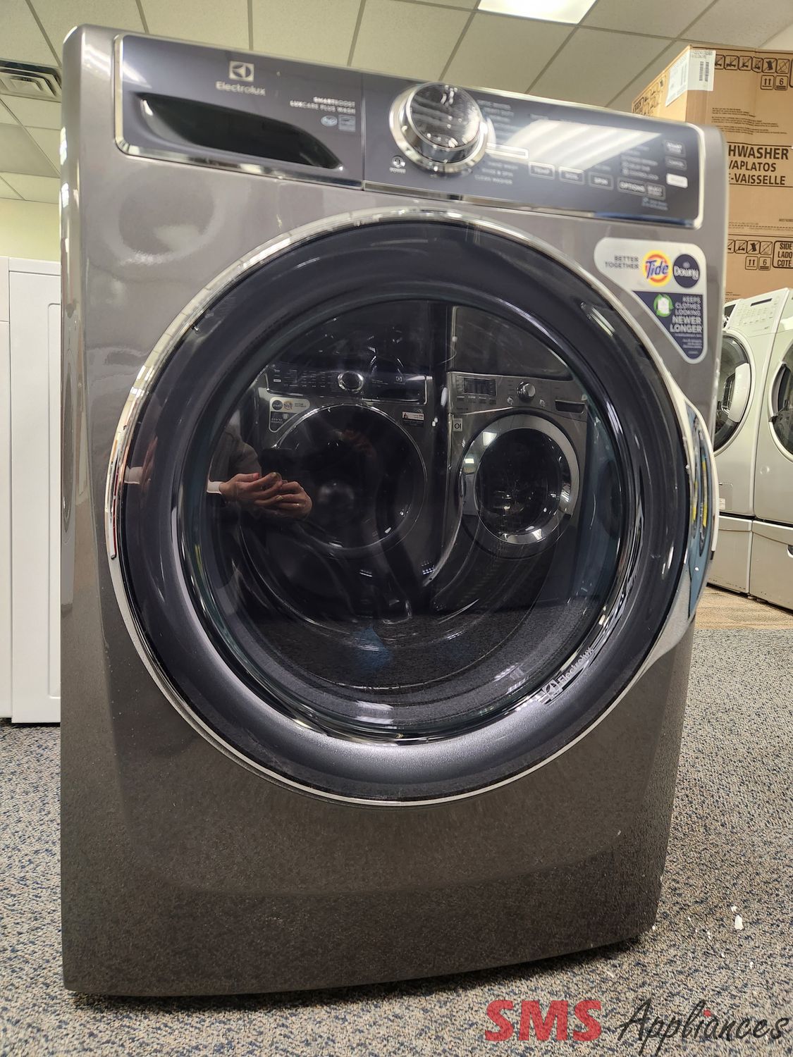 Open Box - Scratch & Dent Electrolux Front Load Washer ELFW7637AT