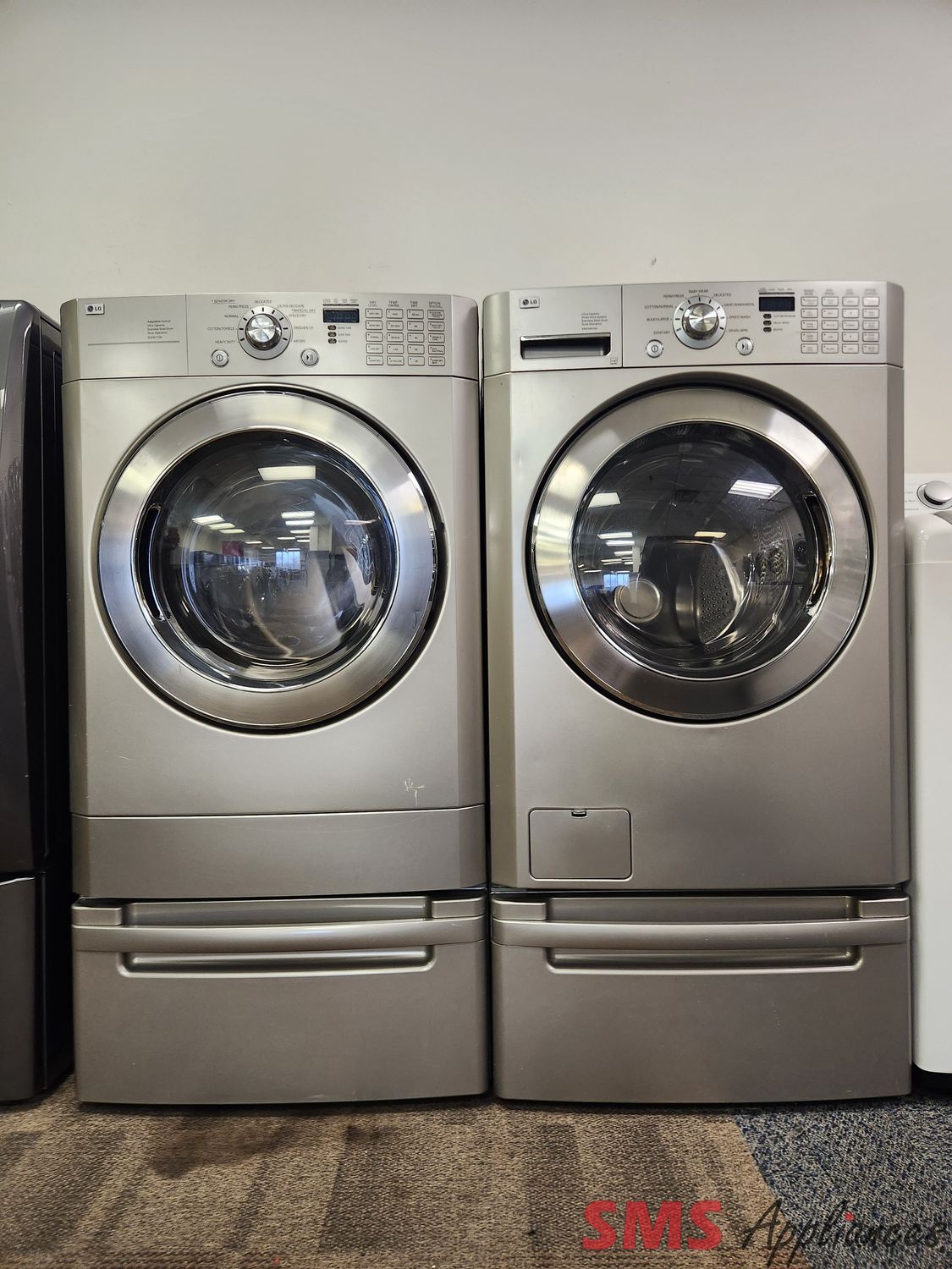 LG Washer & Dryer Set WM2496HSM/DLE9577SM