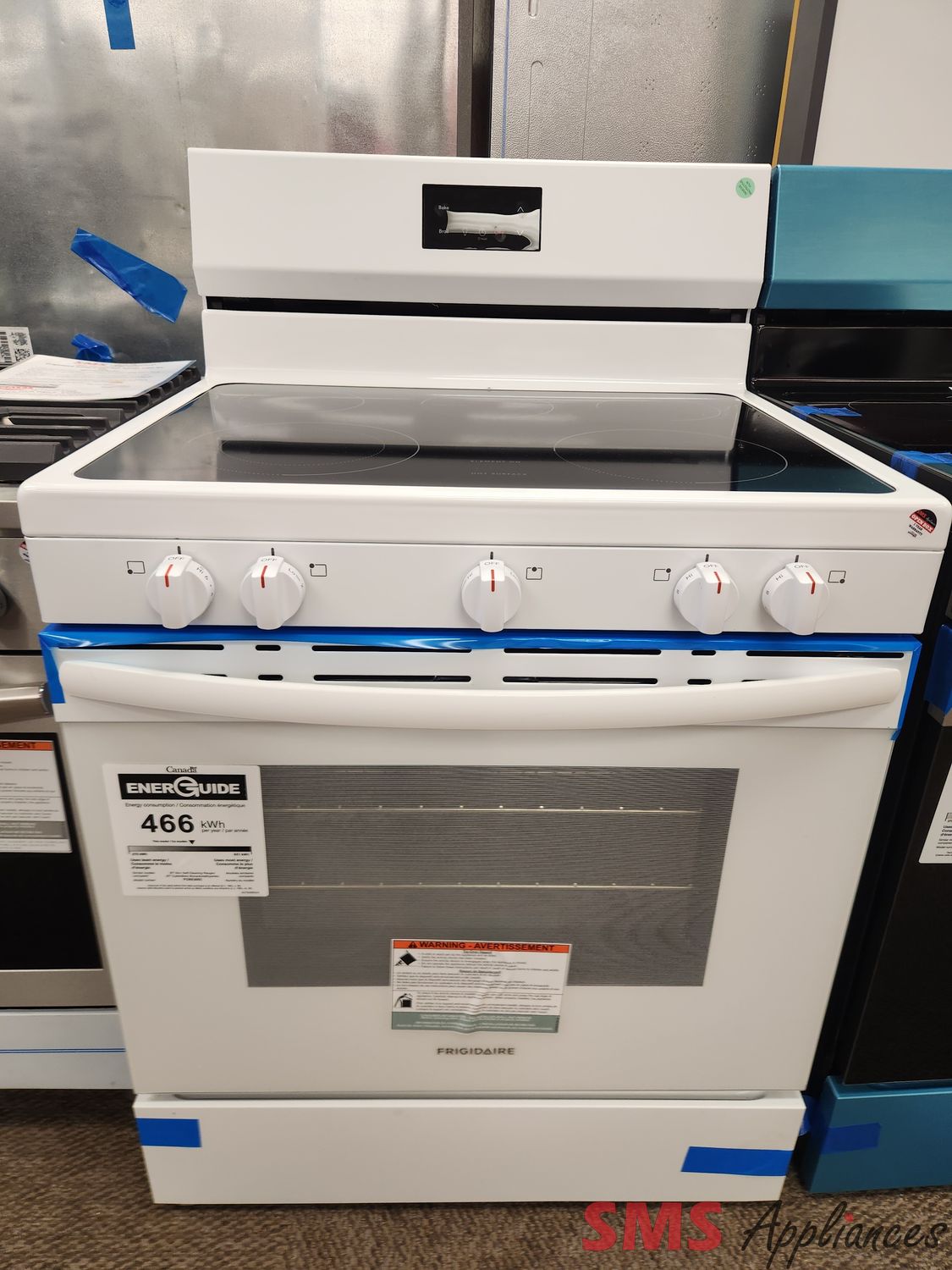Open Box - Scratch & Dent Frigidaire Glass Top Stove FCRE305CBW