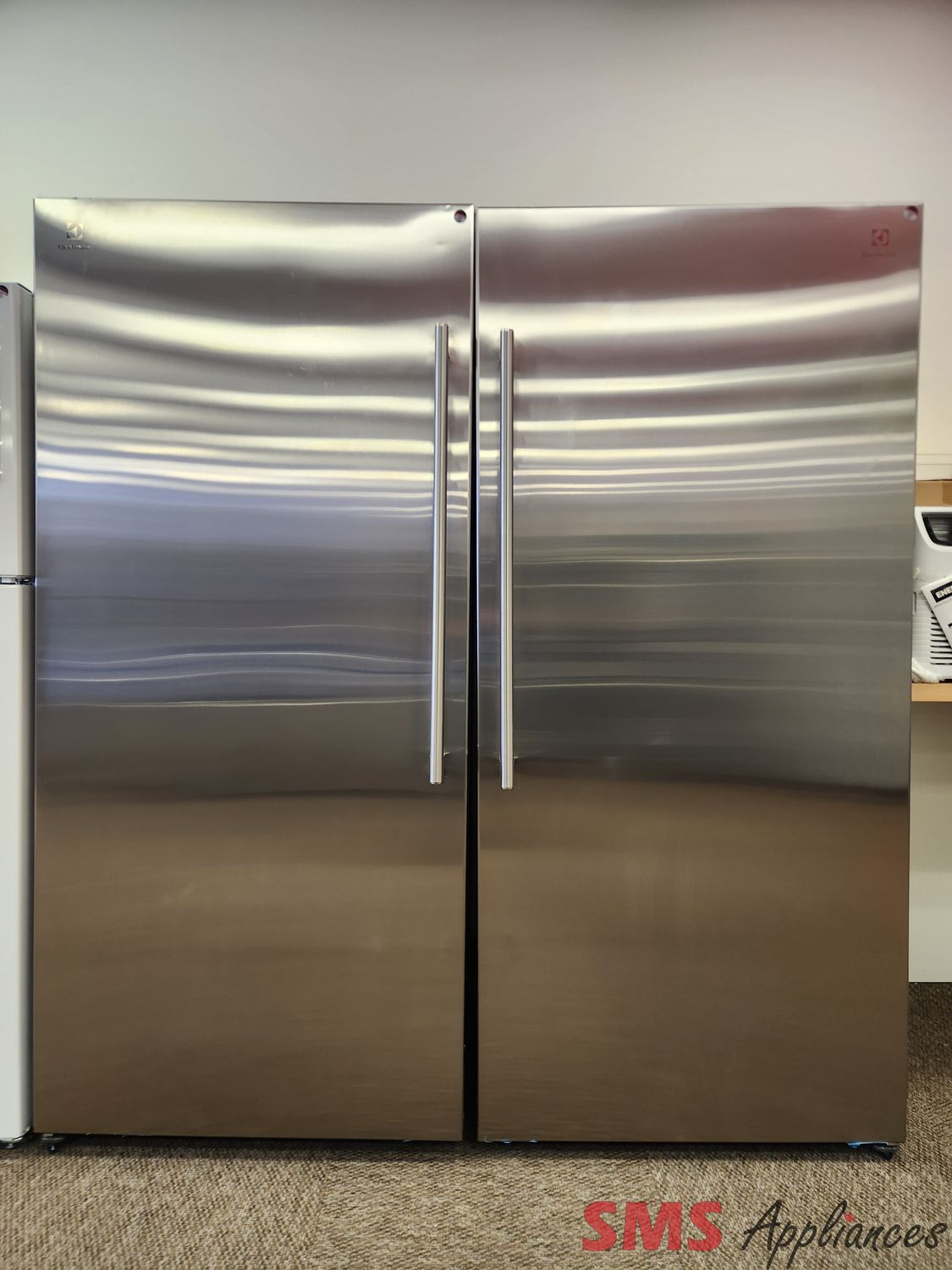 Open Box - Scratch & Dent Electrolux Fridge & Freezer EI33AR80WS/EI33AF80WS