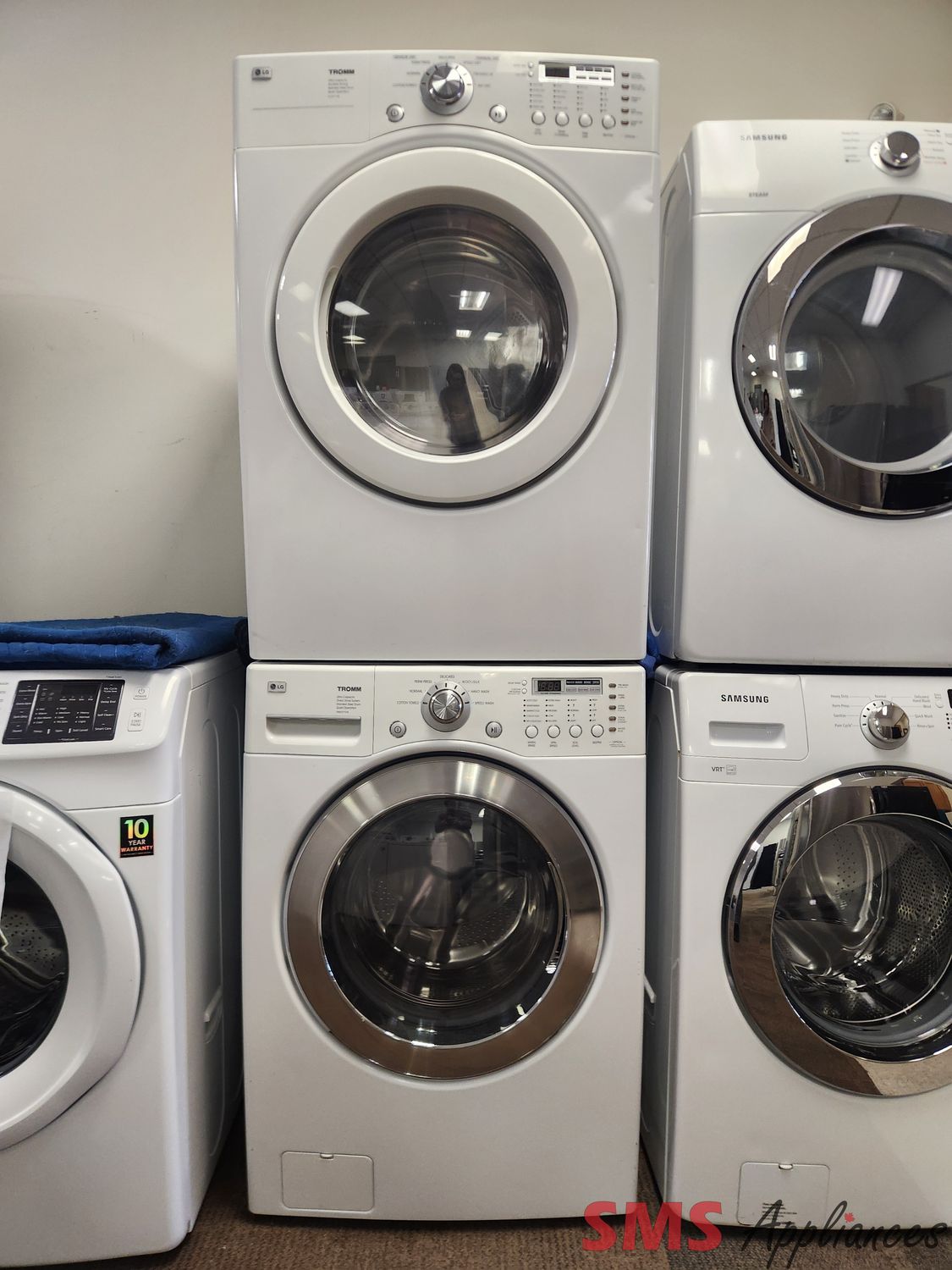 LG Washer & Dryer Set DLE3777W/WM2377CW