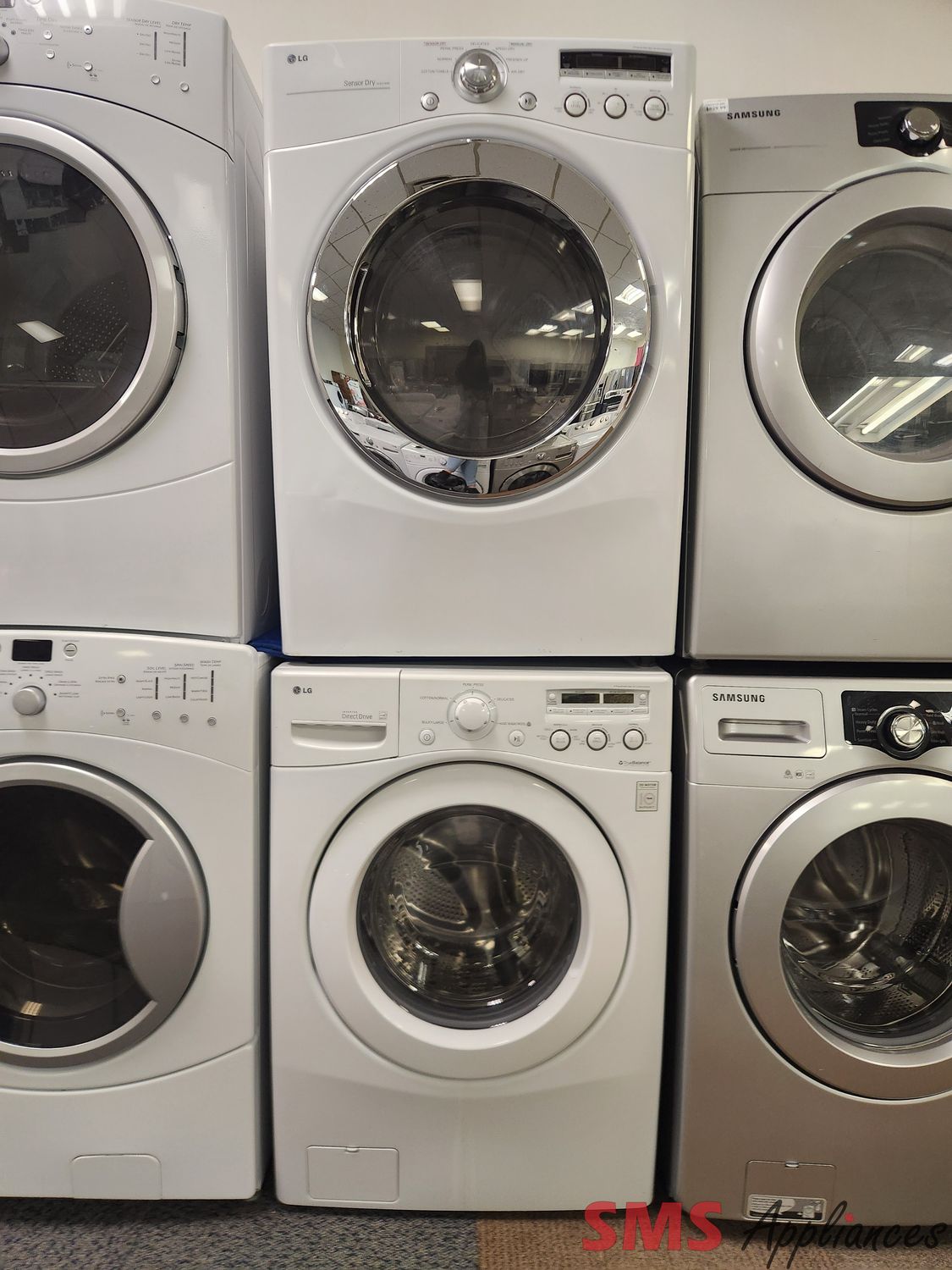 LG Washer & Dryer Set WM2020CW/DLE2150W