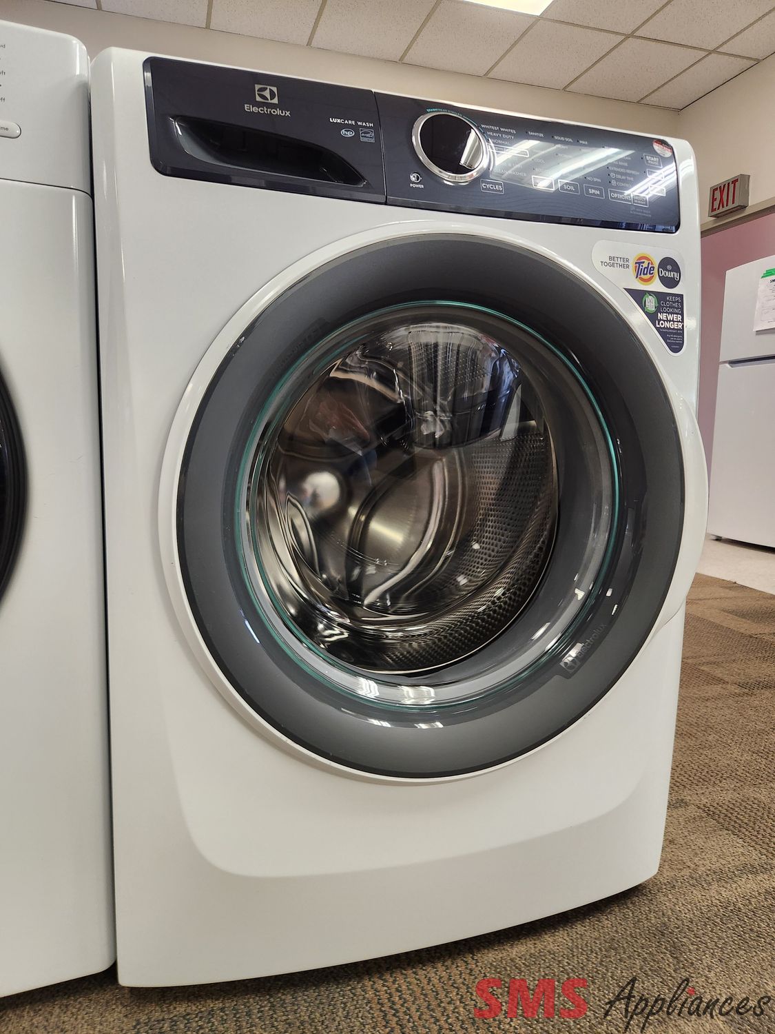 Open Box - Scratch & Dent Electrolux Front Load Washer ELFW7437AW