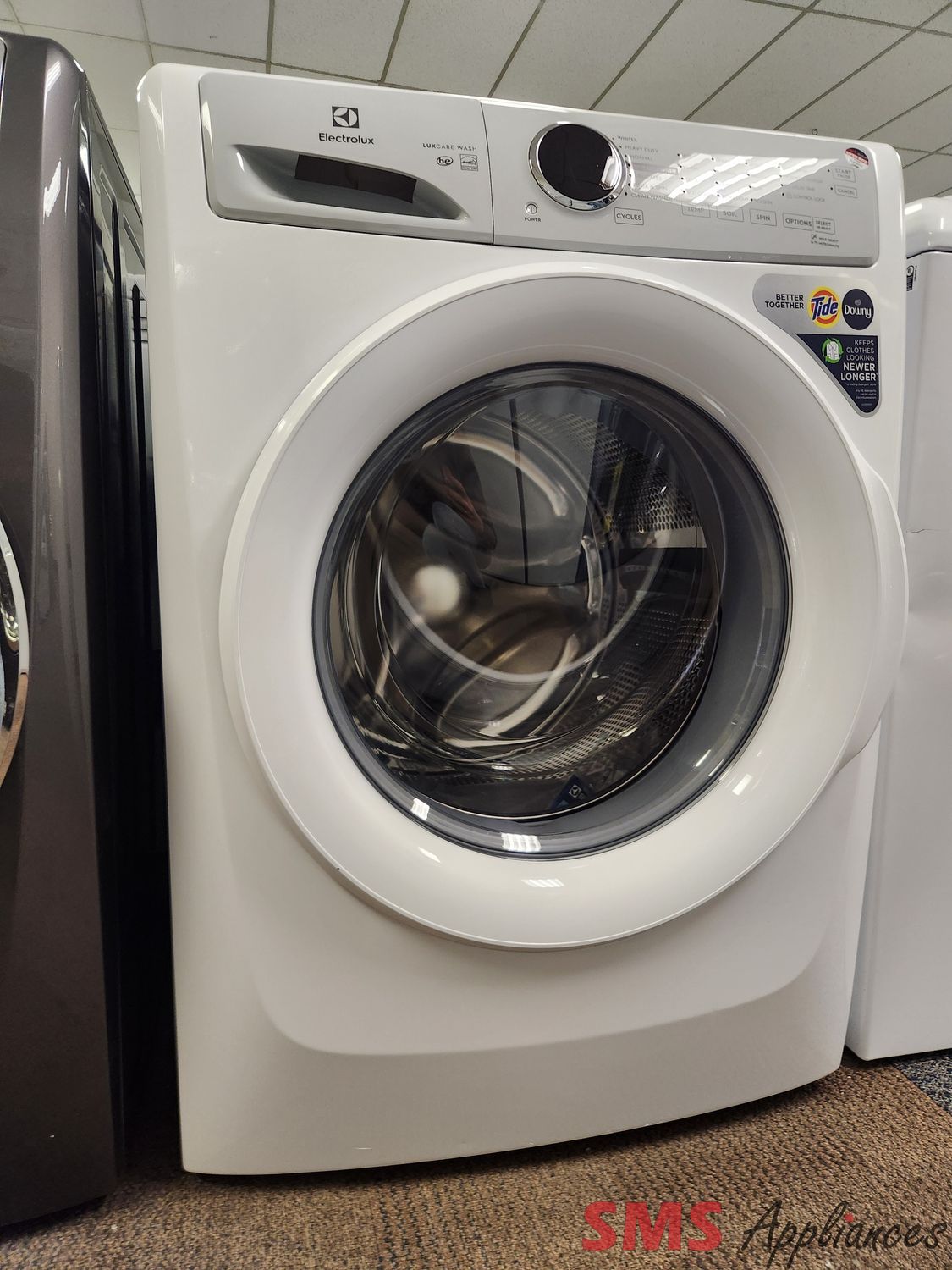Open Box - Scratch & Dent Electrolux Front Load Washer ELFW7337AW