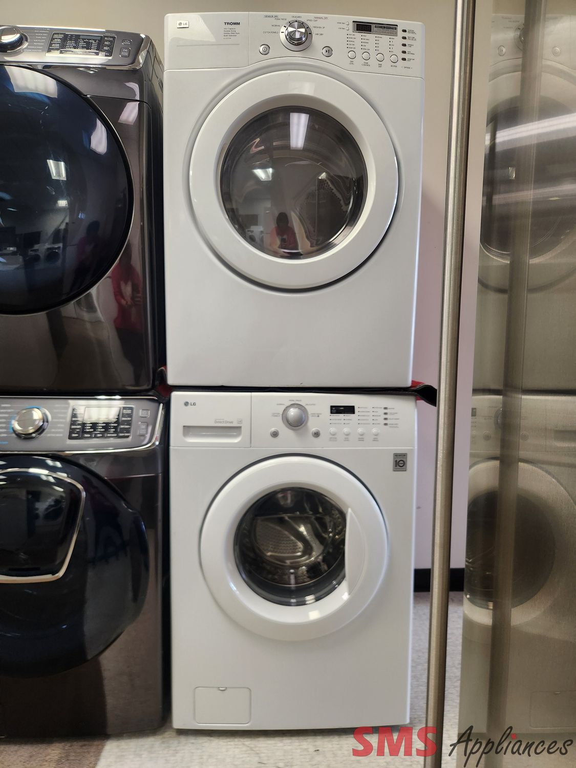 LG Washer & Dryer Set WM2010CW DLE3777W