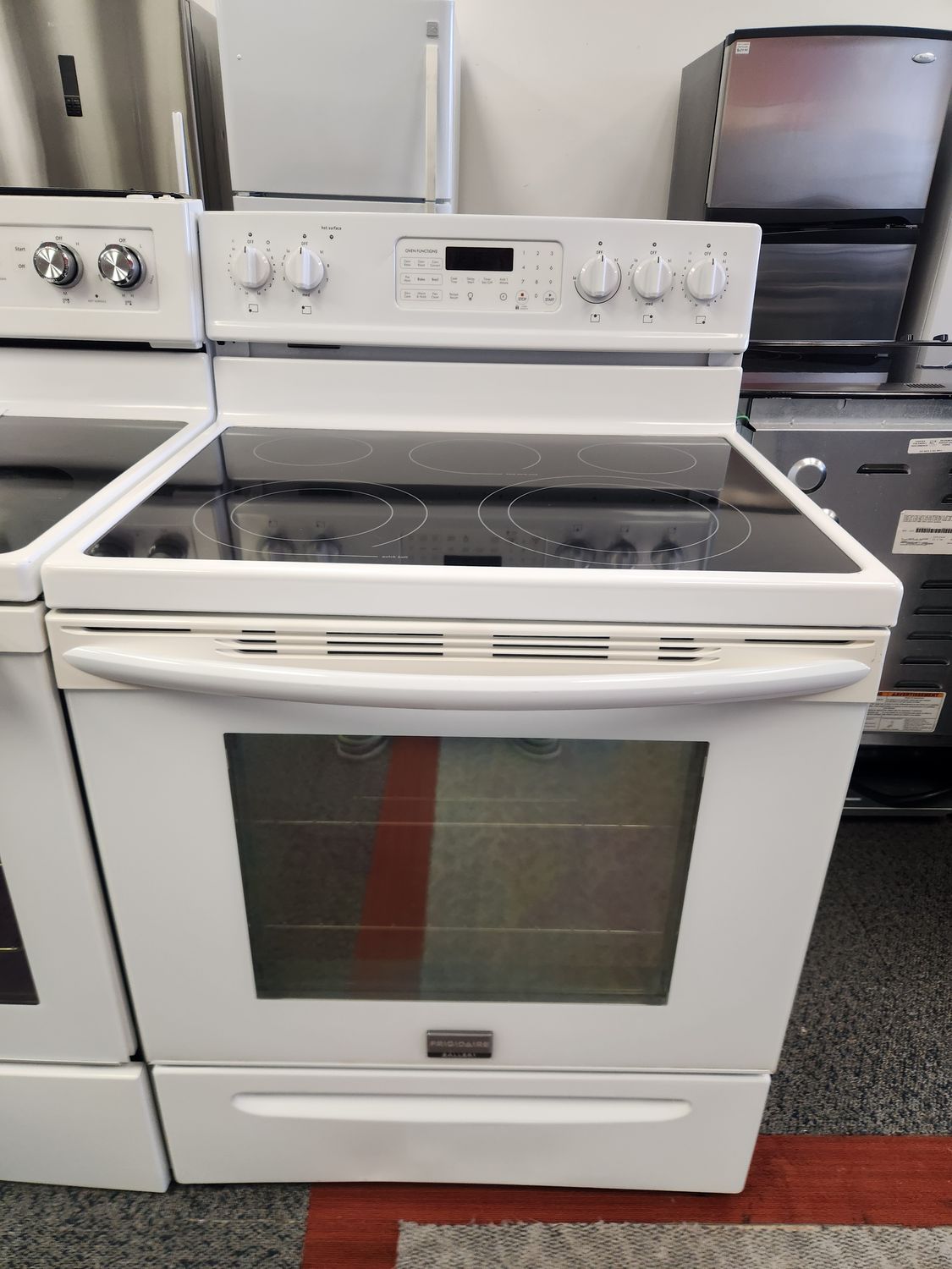 Frigidaire Professional Glass Top Stove GGEF3058RWA