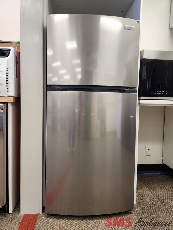 Open Box- Scratch & Dent Frigidaire 28 Open Box- Scratch & Dent Frigidaire 28" Top Mount Fridge FFHT1425VV