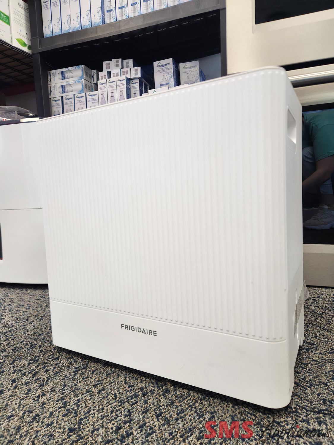 Open Box - Scratch & Dent Frigidaire 22 Pint Dehumidifier FHDD2233W1