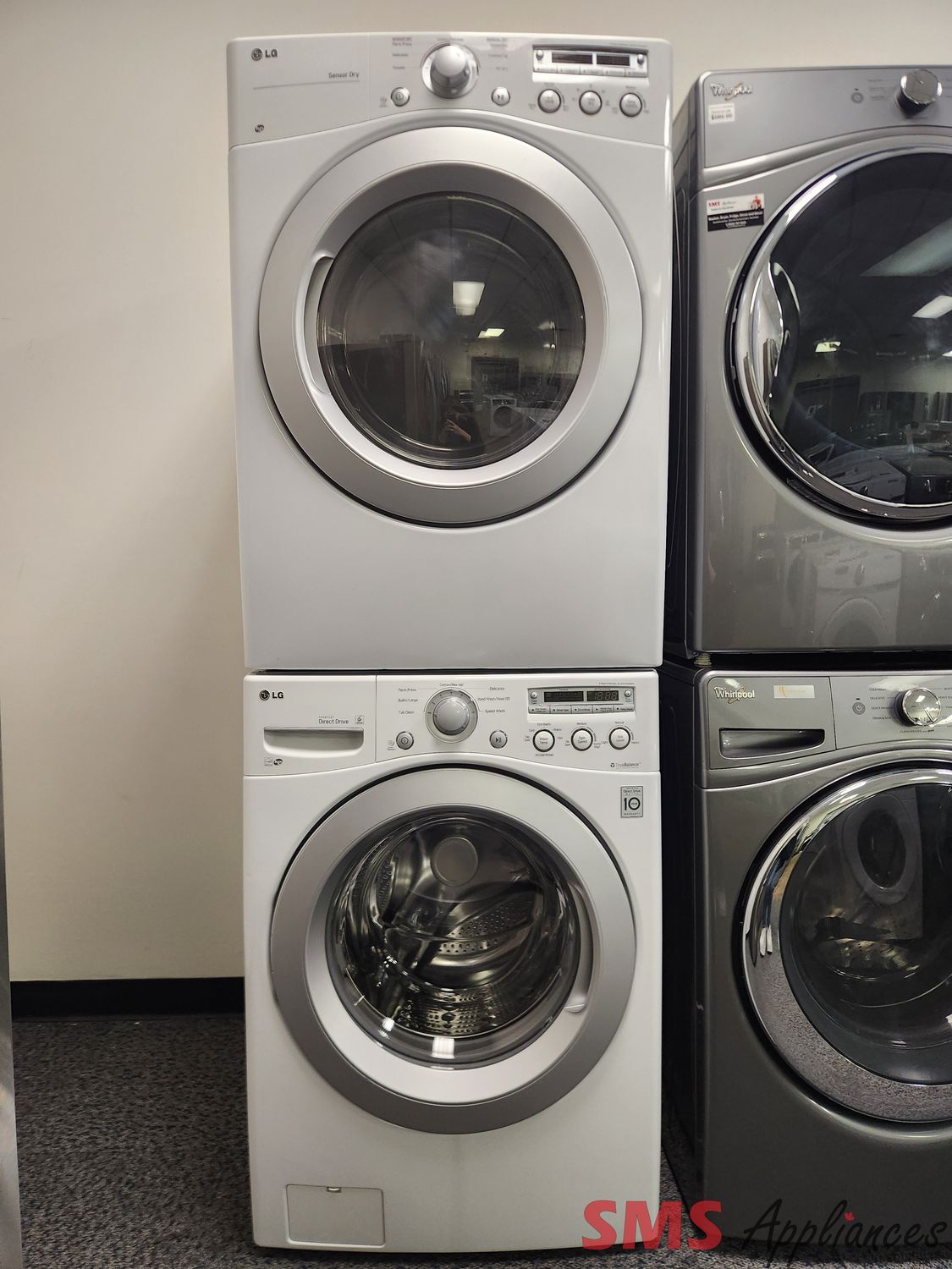 LG Washer & Dryer Set WM3050CW/DLE3050W