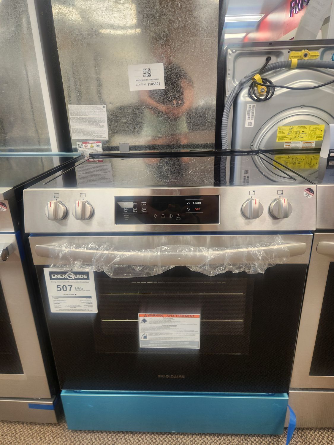 Open Box - Scratch & Dent Frigidaire Glass Top Stove FCFE306CAS