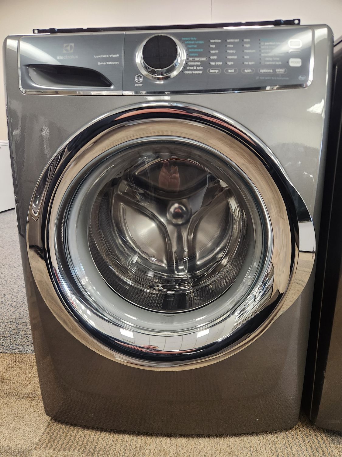 Electrolux Front Load Washer  EFLS627UTT