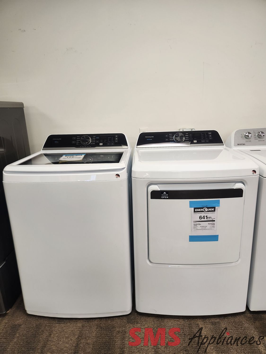 Open Box - Scratch & Dent Frigidaire Washer & Dryer Set FLVW7523BW/FLVE752CBW