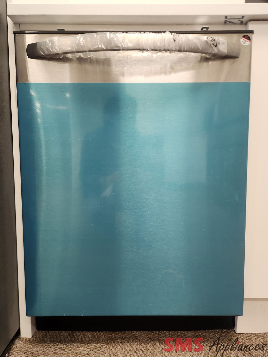Open Box - Scratch & Dent Frigidaire  24" 52 dB Built-In Dishwasher FDPH4316AS