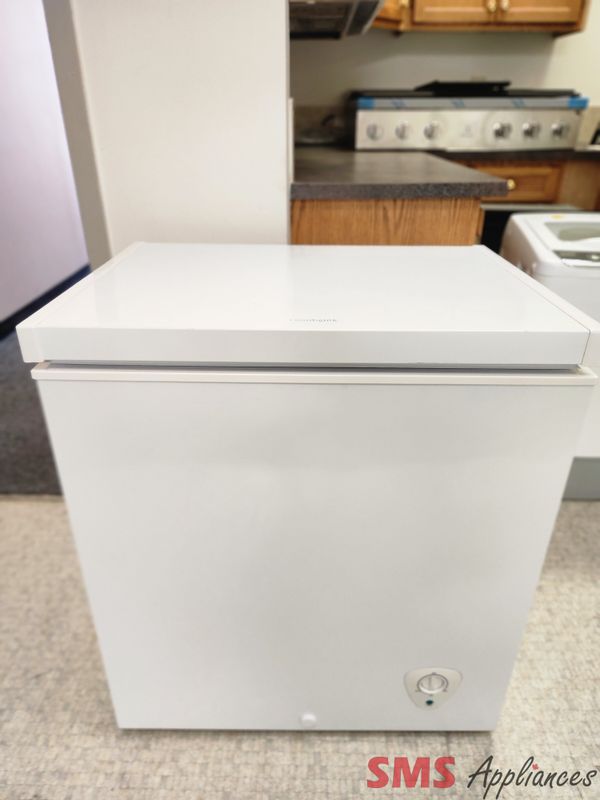 Frigidaire Chest Freezer ​5.1 cu.ft FFFC05M1QW