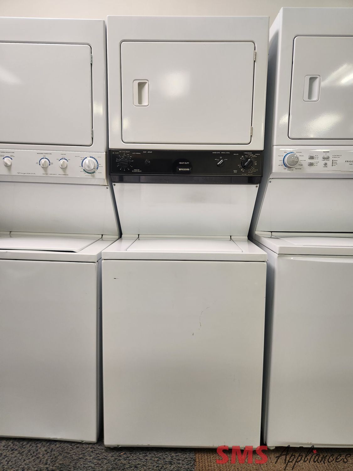 Laundry Center Frigidaire MLC275CW