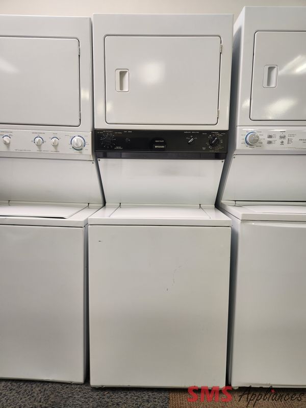 Laundry Center Frigidaire MLC275CW