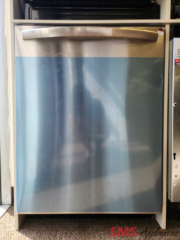 Open Box - Scratch & Dent Frigidaire Gallery 24 Open Box - Scratch & Dent Frigidaire Gallery 24" 47dB Built-In Dishwasher GDSH4715AF