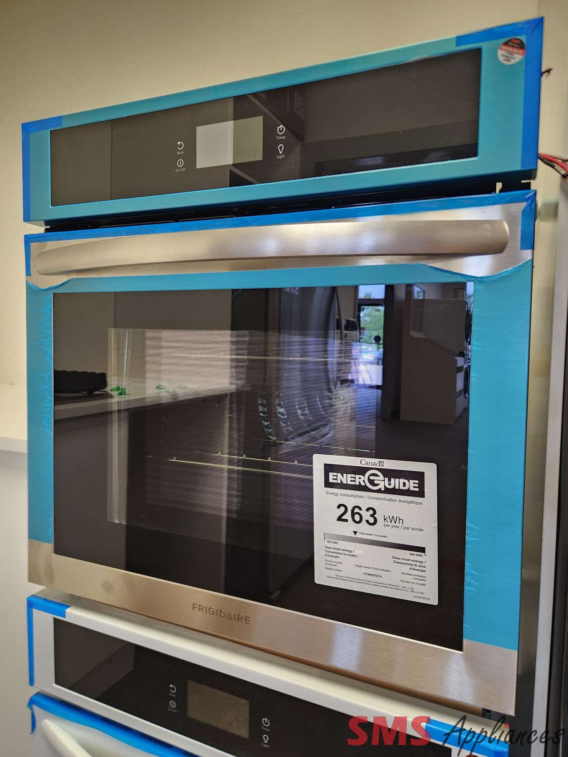 Open Box - Scratch & Dent Frigidaire 27" Wall Oven FCWS2727AS