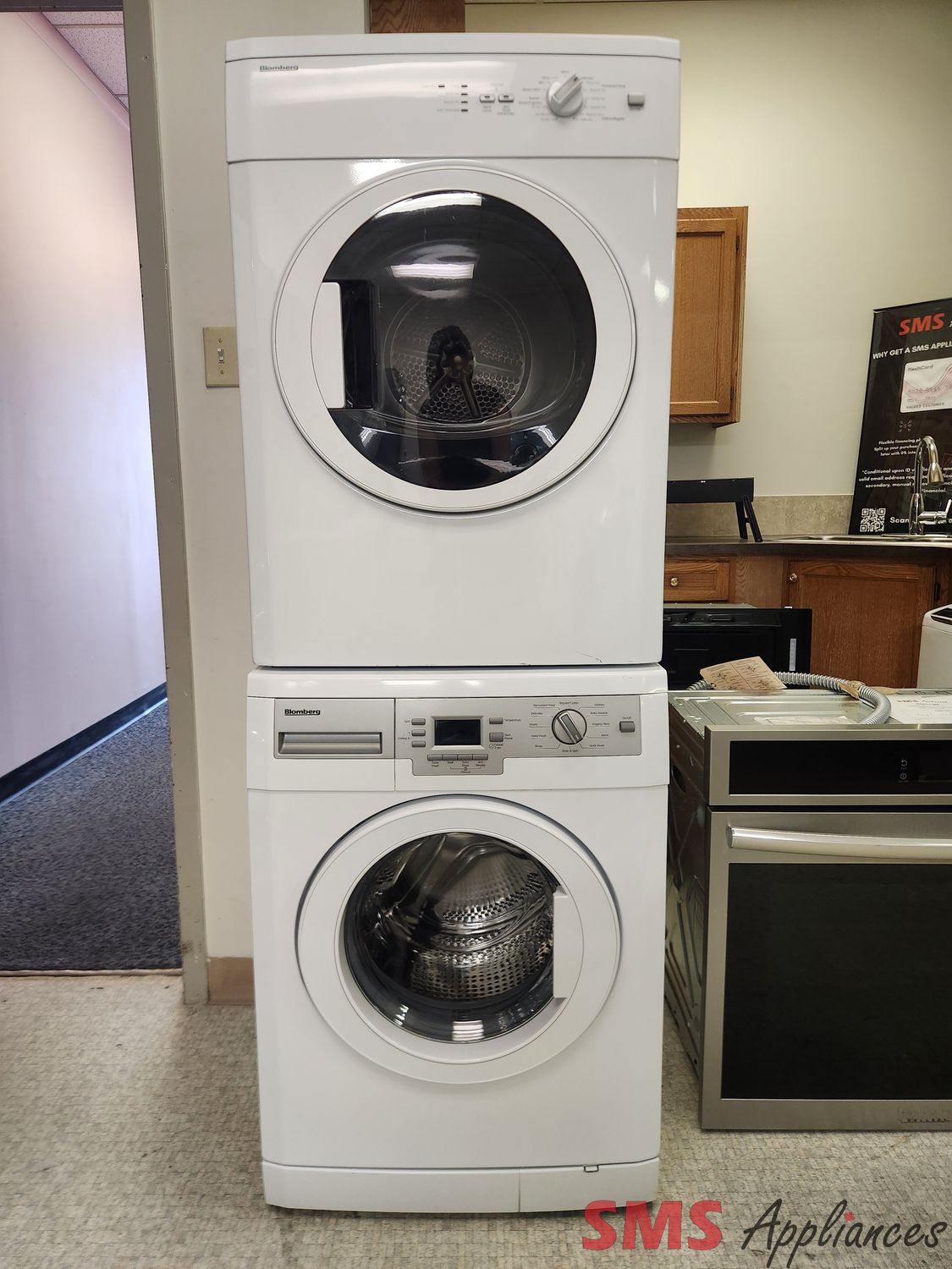 Bloomberg 24" Washer & Dryer Set WM77120/DV17542