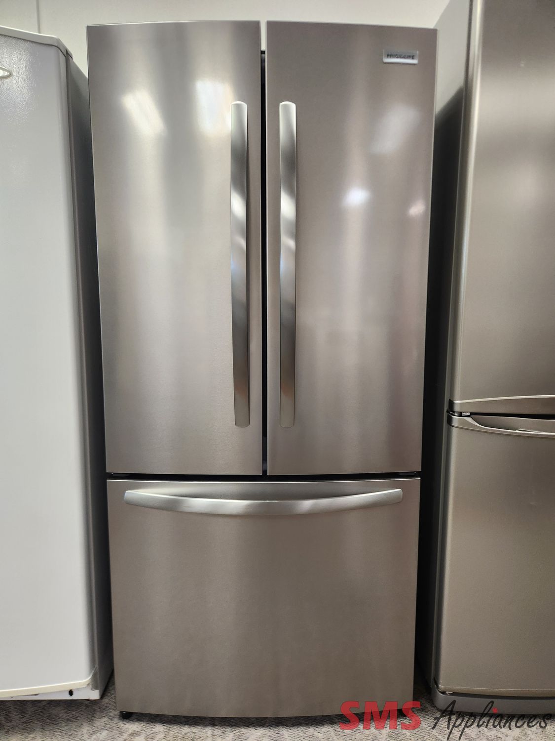 Frigidaire 32" French Door Fridge FRFG1813AV