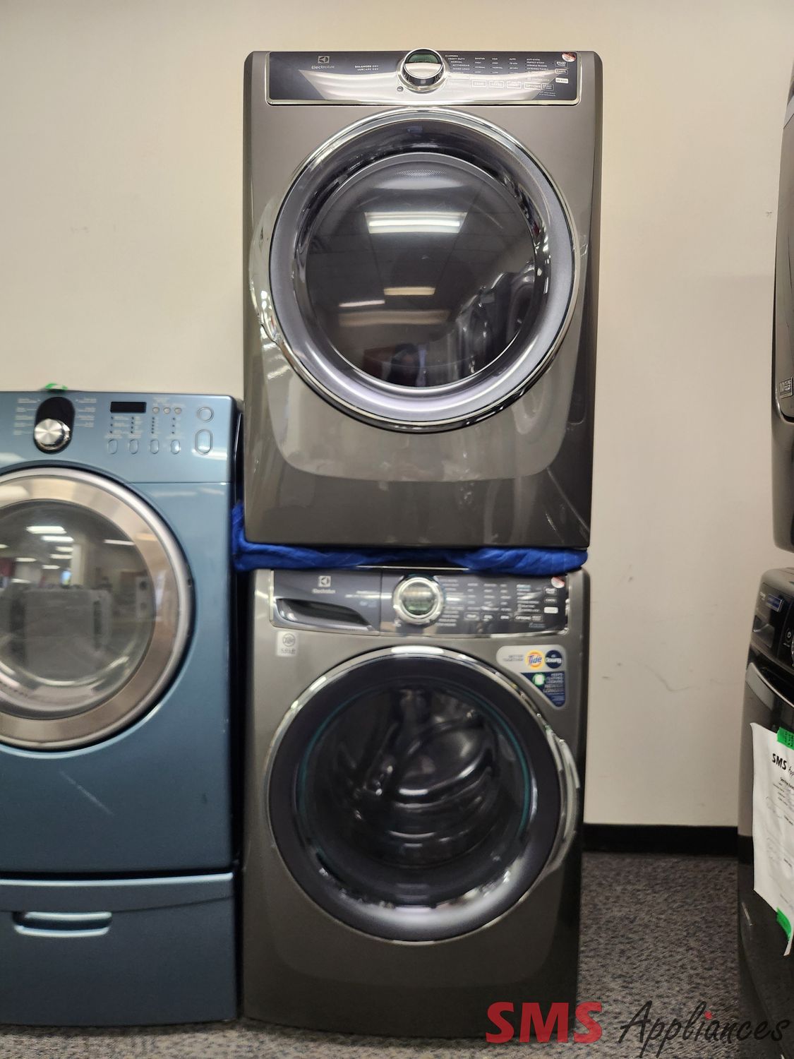 Open Box - Scratch & Dent Electrolux Washer & Dryer Set ELFW7637AT/ELFE763CAT Open Box - Scratch & Dent Electrolux Washer & Dryer Set ELFW7637AT/ELFE763CAT