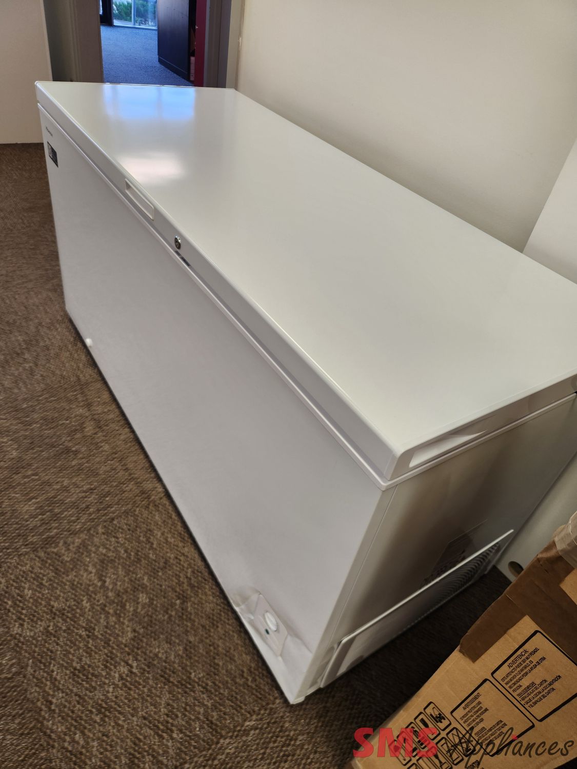 Open Box - Scratch & Dent Hisense Chest Freezer  17.7 cu.ft FC18D6CWD