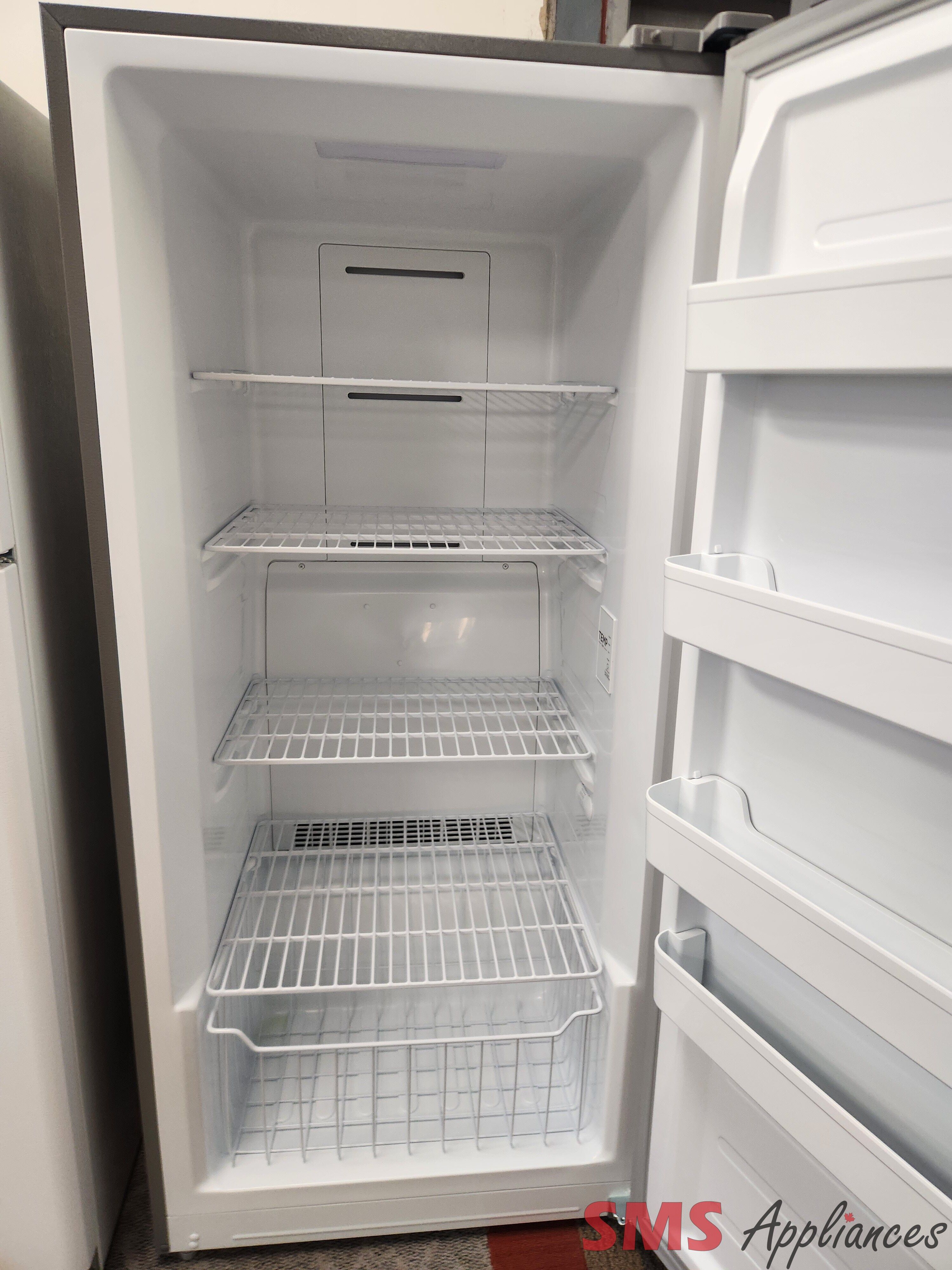 L2 28″ Convertible Upright  Fridge or Freezer