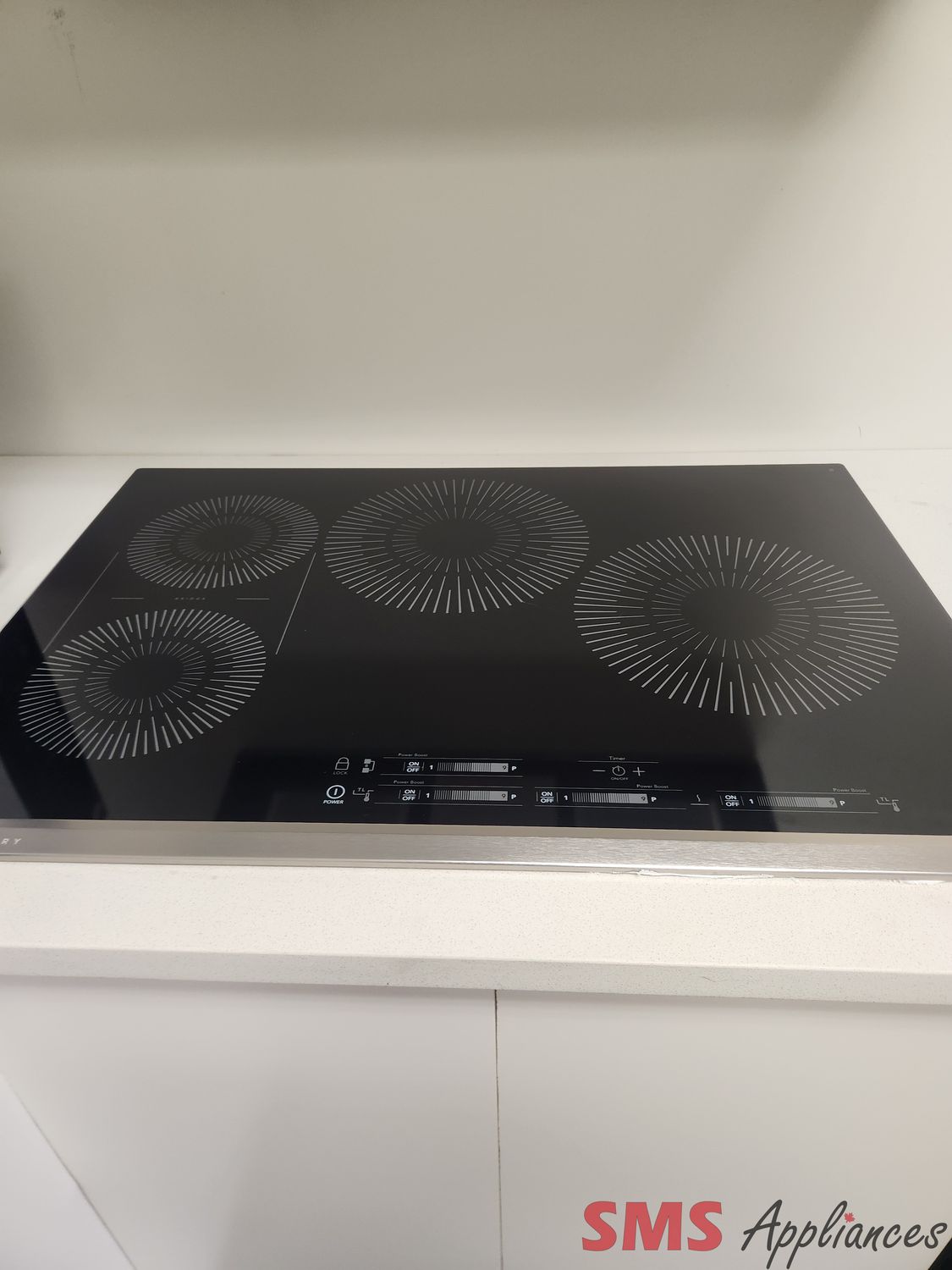 Open Box - Scratch & Dent Frigidaire Gallery 30" Induction Cooktop GCCI3067AB