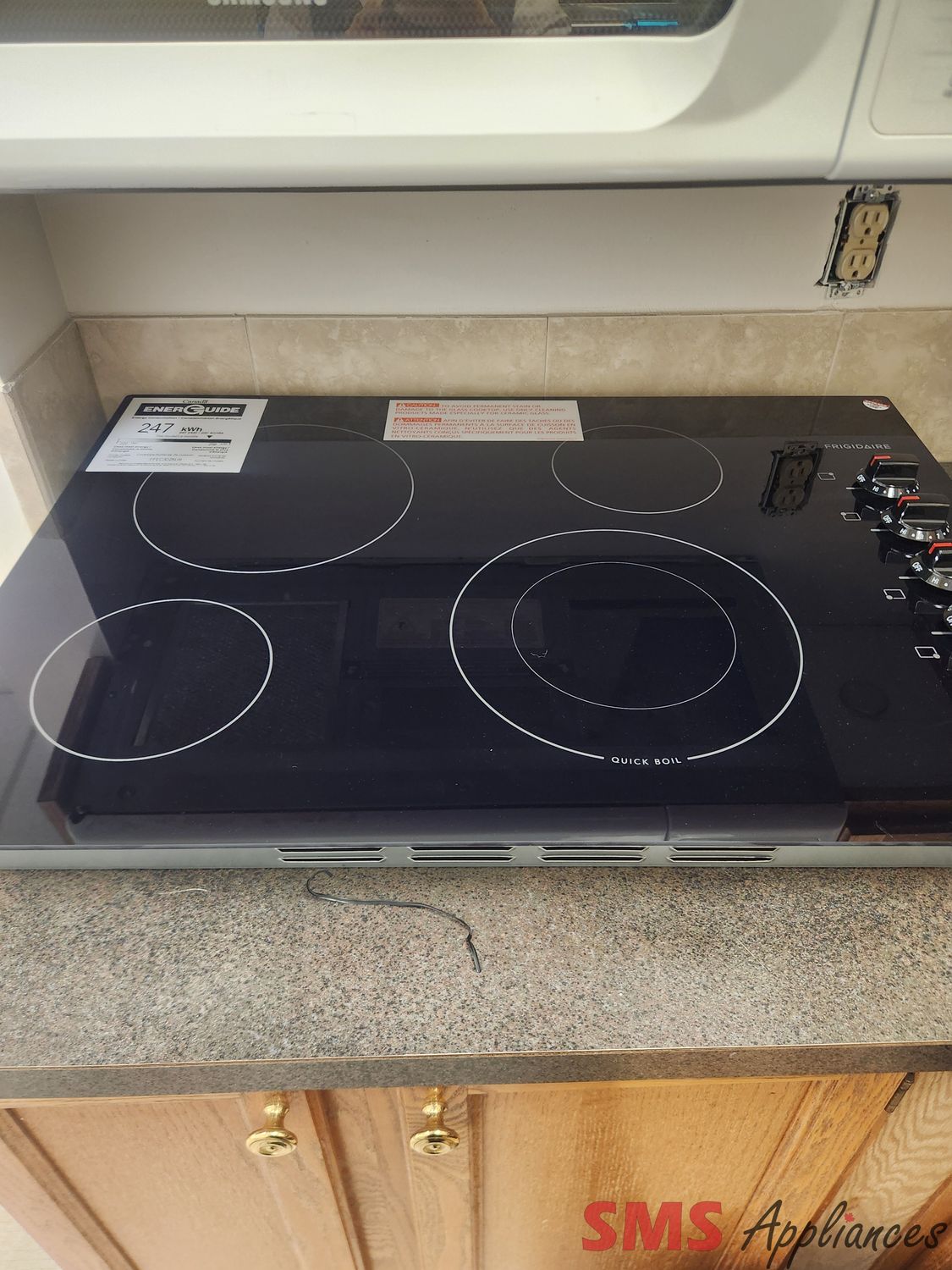 Open Box - Scratch & Dent Frigidaire 30" Electric Cooktop FFEC3025UB