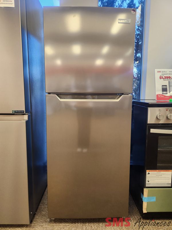 Open Box - Scratch & Dent Frigidaire 24 Open Box - Scratch & Dent Frigidaire 24" Top Mount Fridge  FFET1222UV