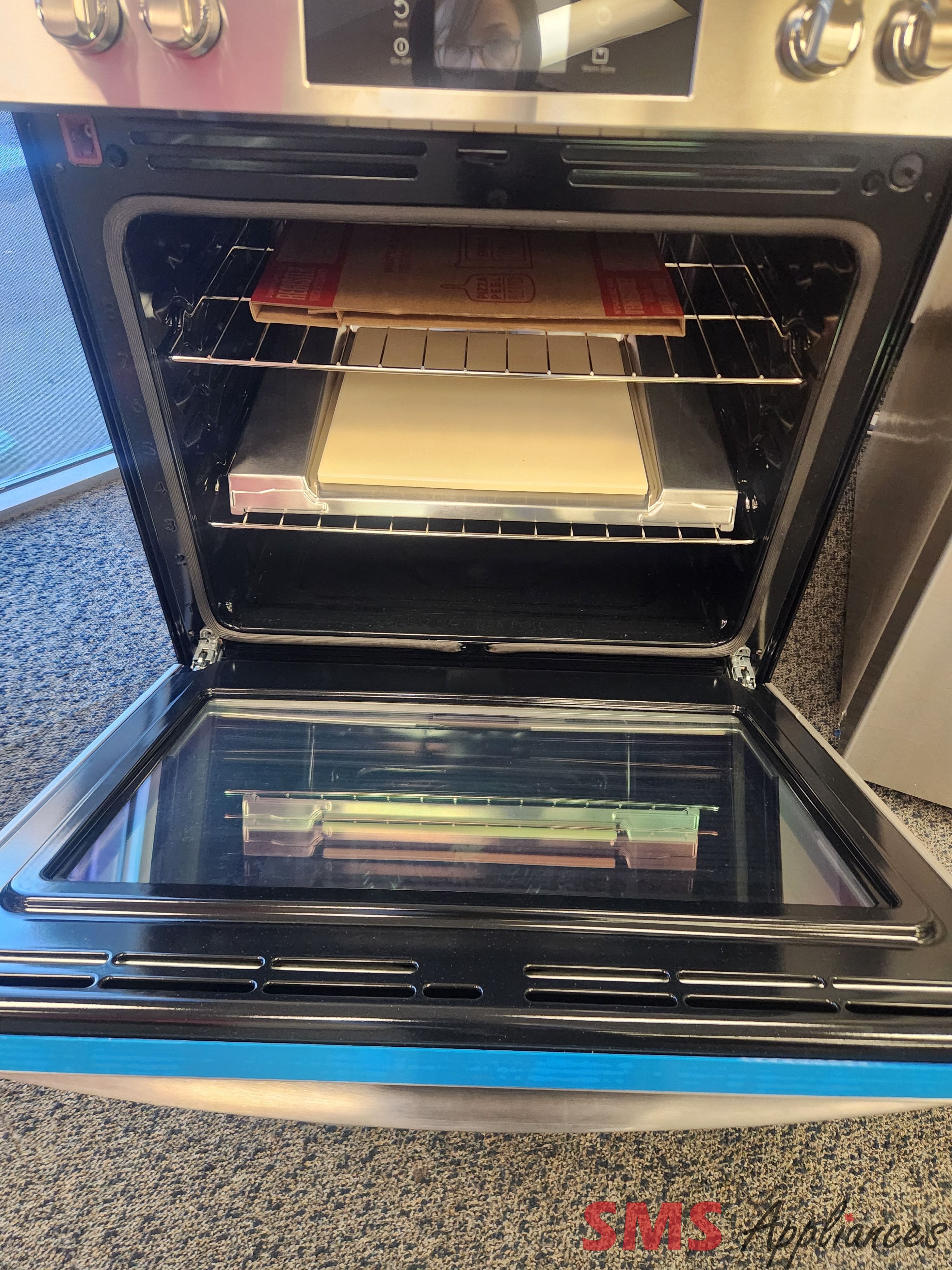 Open Box - Scratch & Dent Frigidaire Gallery Glass Top Stove with Stone-Baked Pizza GCFE307CBF