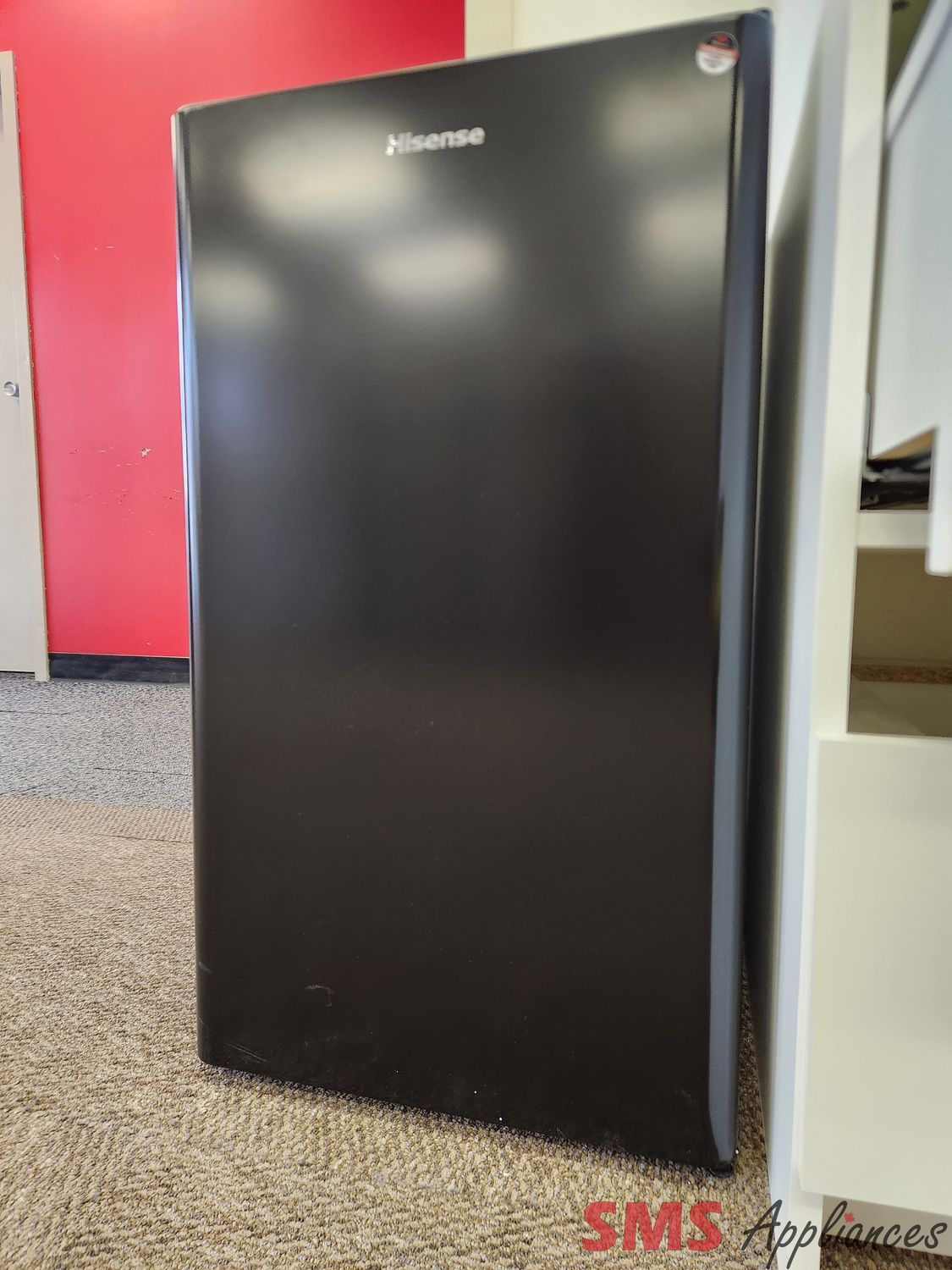 Open Box - Scratch & Dent Hisense Compact Refrigerator HRC033ABE