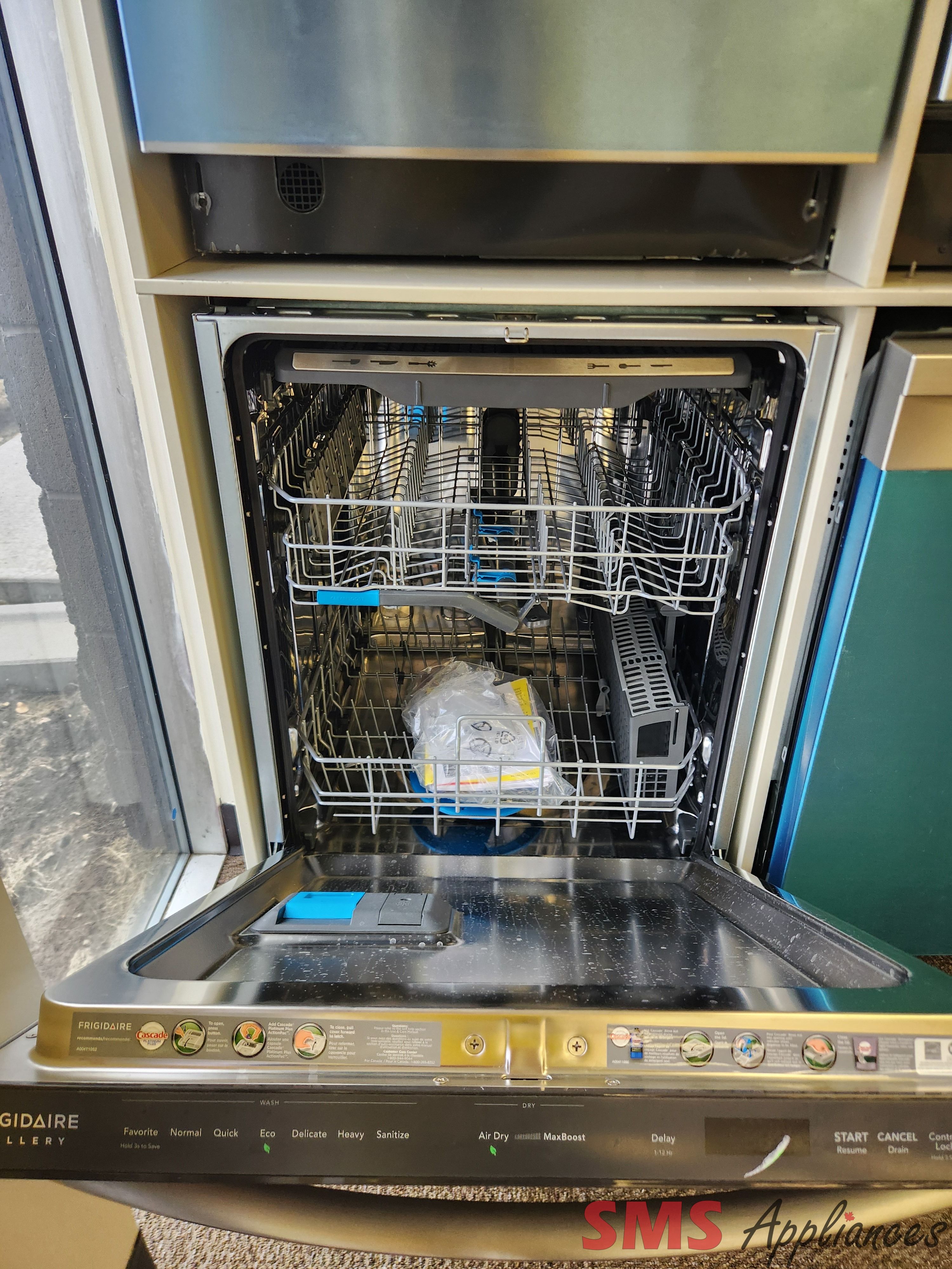 Open Box - Scratch & Dent Frigidaire Gallery 24