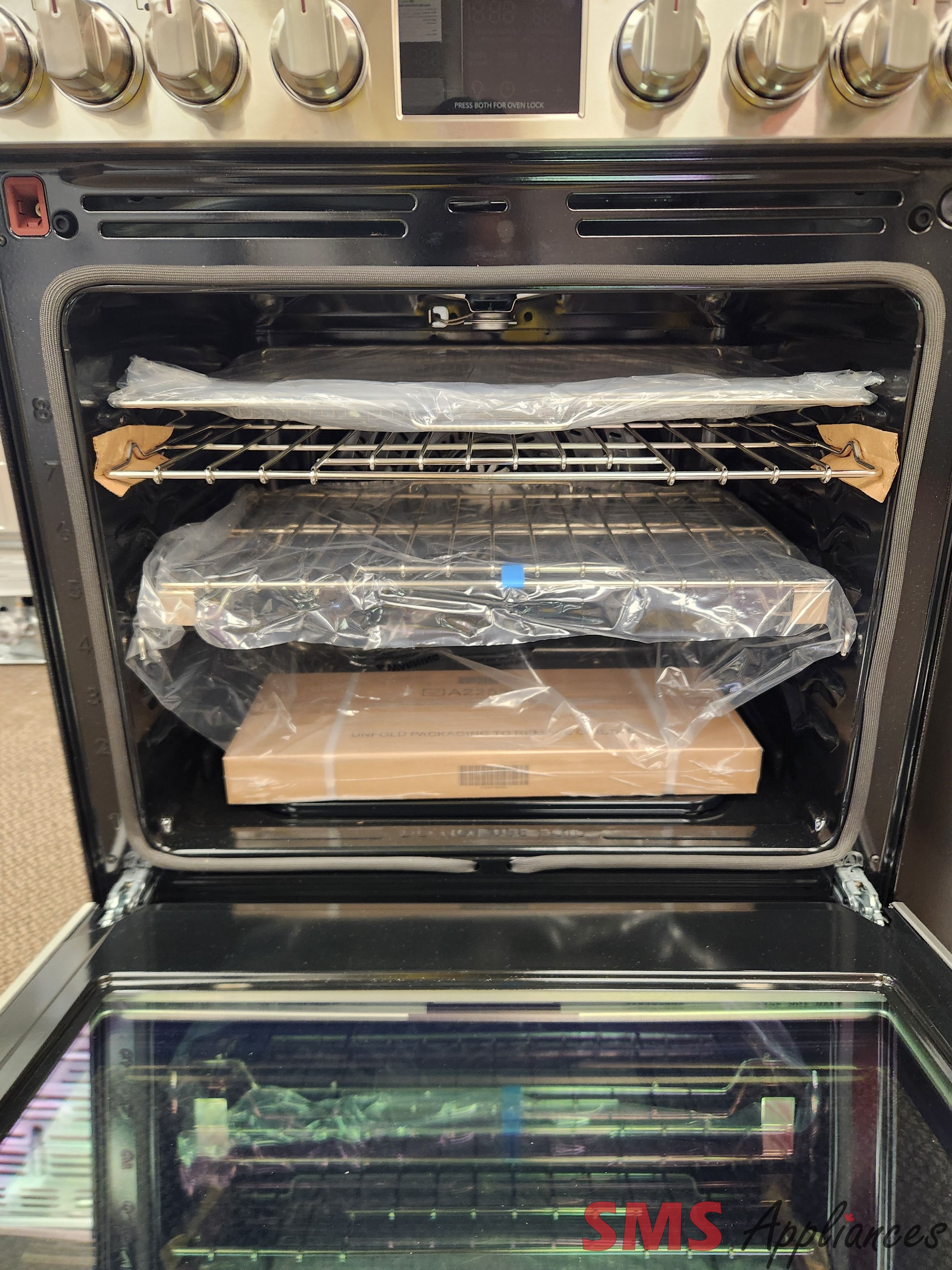 Open Box - Scratch & Dent Frigidaire Professional Gas Top Stove PCFG3080AFB