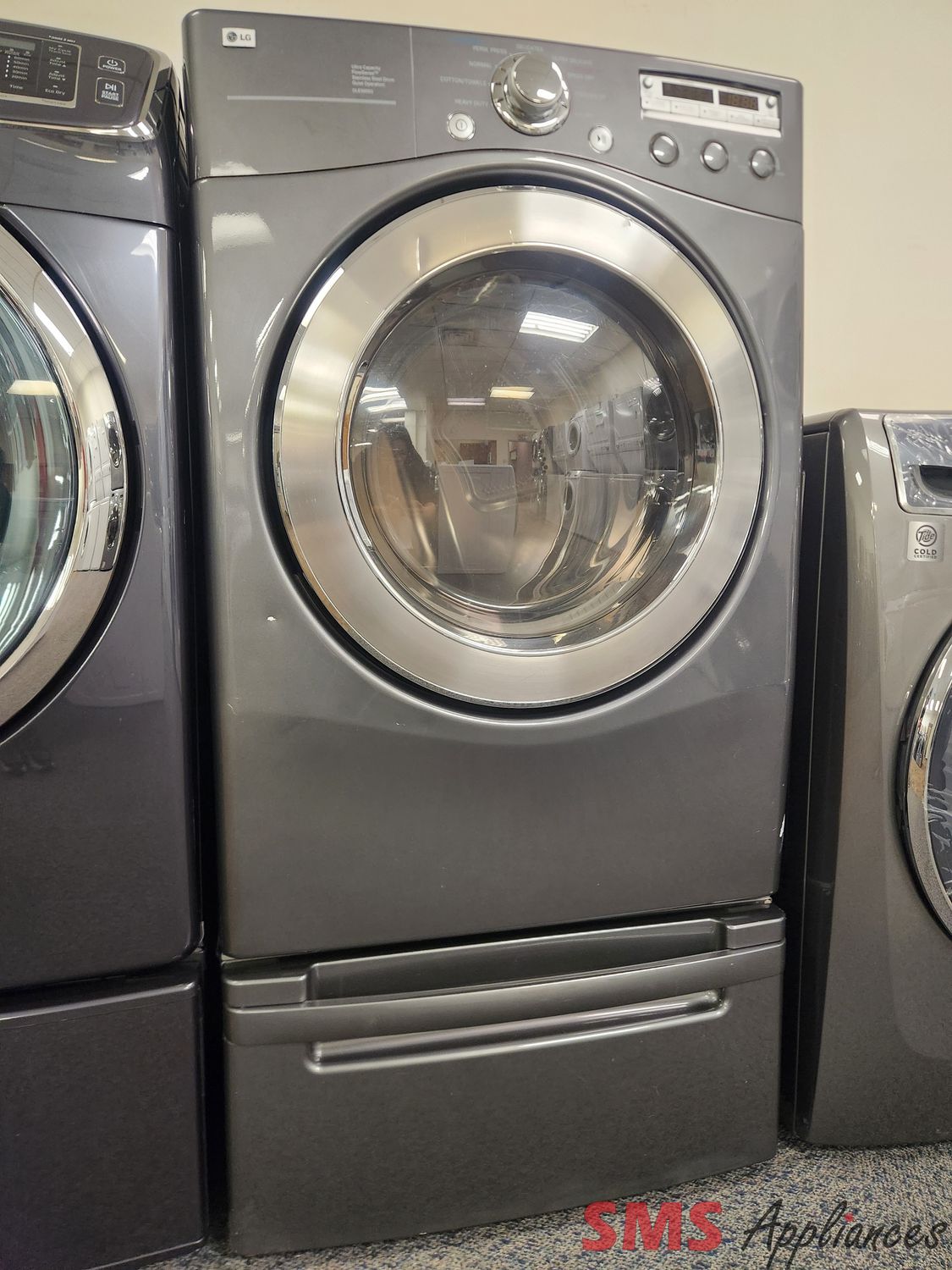 LG Dryer with Pedestal DLE5955G LG Dryer with Pedestal DLE5955G