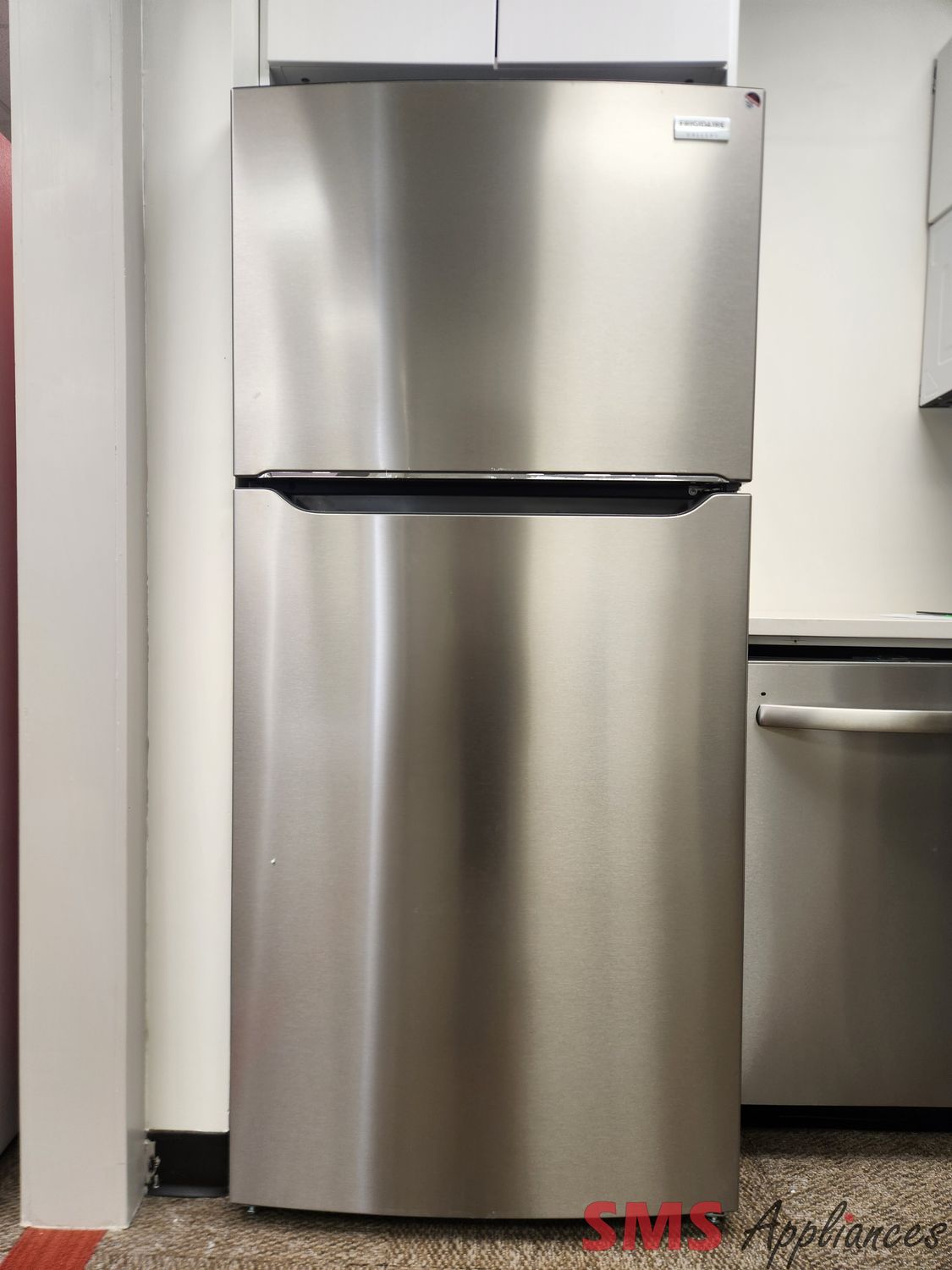 Open Box - Scratch & Dent Frigidaire Gallery 30 Open Box - Scratch & Dent Frigidaire Gallery 30" Top Mount Fridge GRTE2055AF