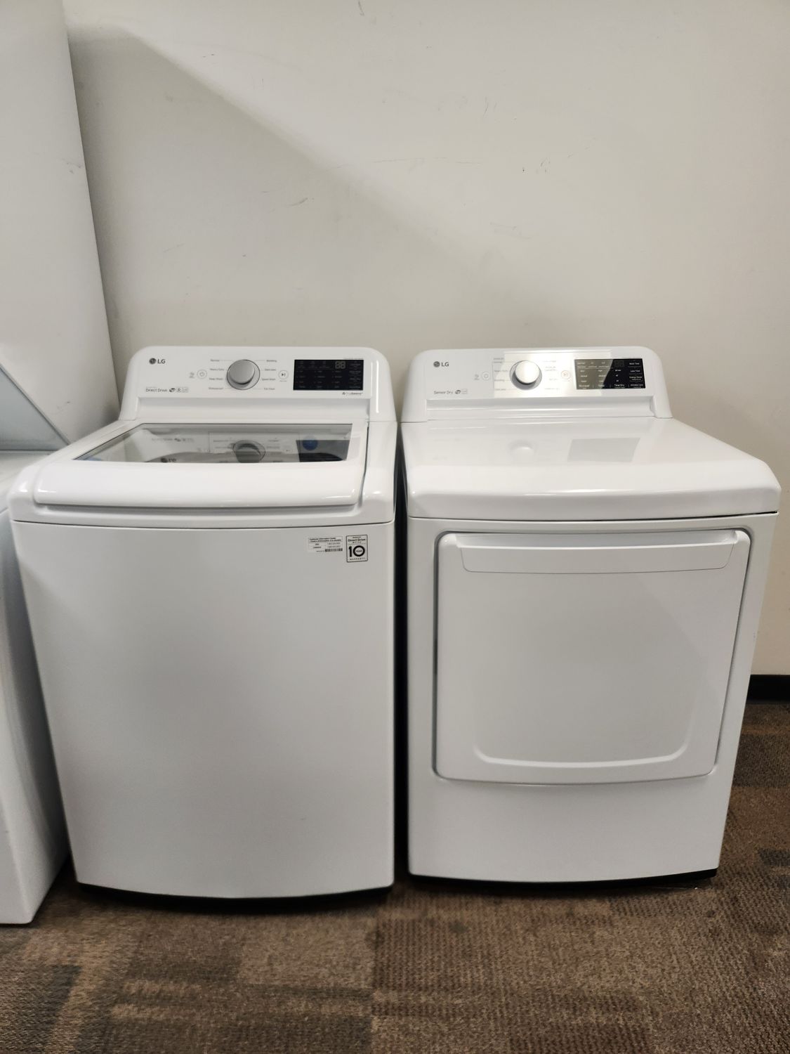 LG Washer and Dryer Set WT7100CW/DLE7100W
