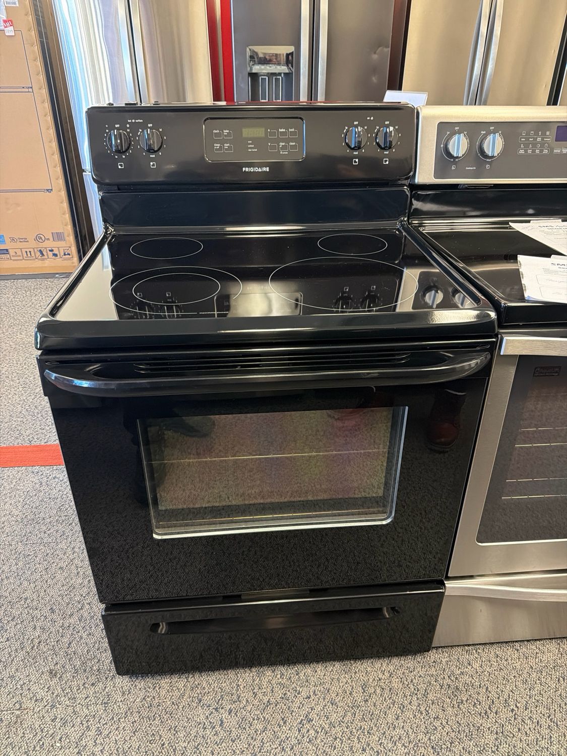 Frigidaire Glass Stove CFEF3078LBB