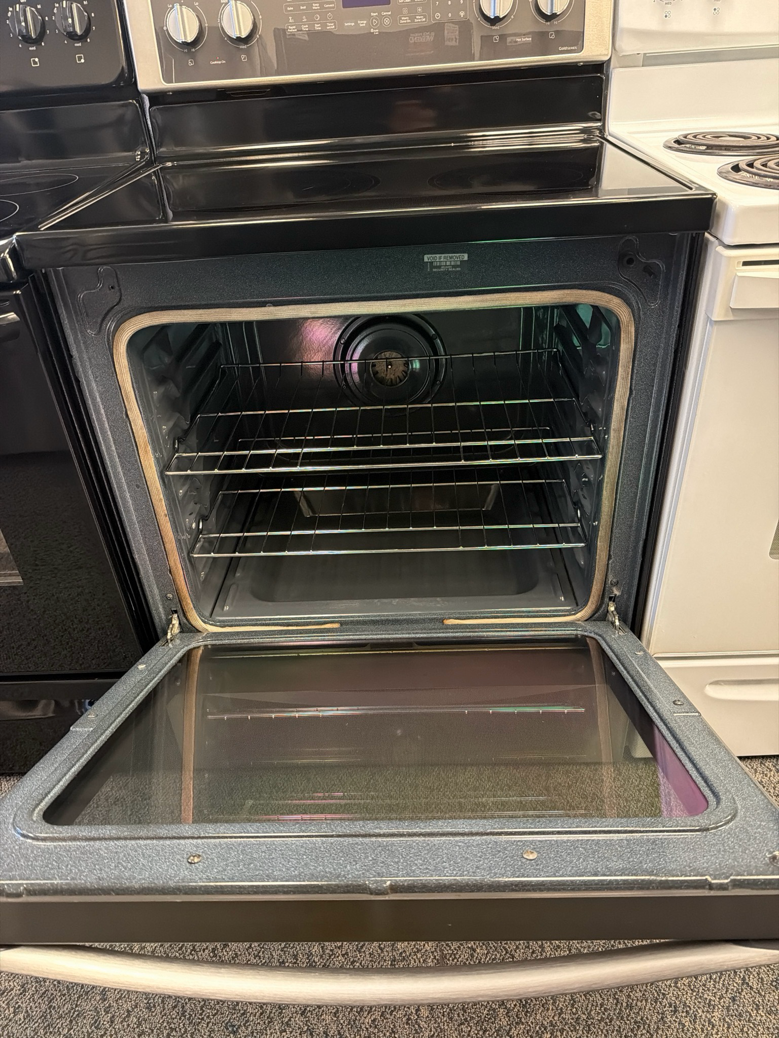 Whirlpool Glass Top Stove YWFE715HOES