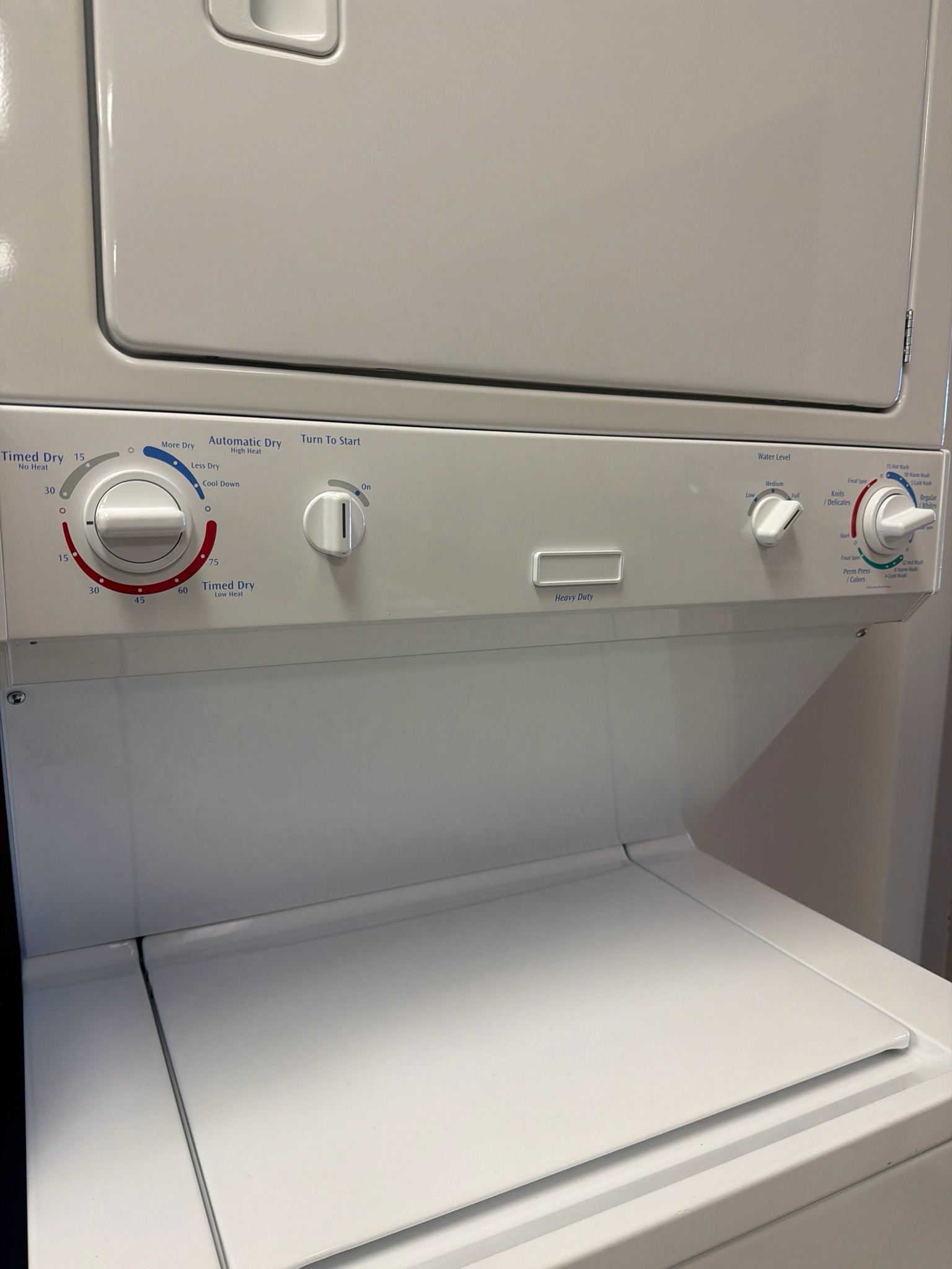 Frigidaire Laundry Center MEX731CAS3