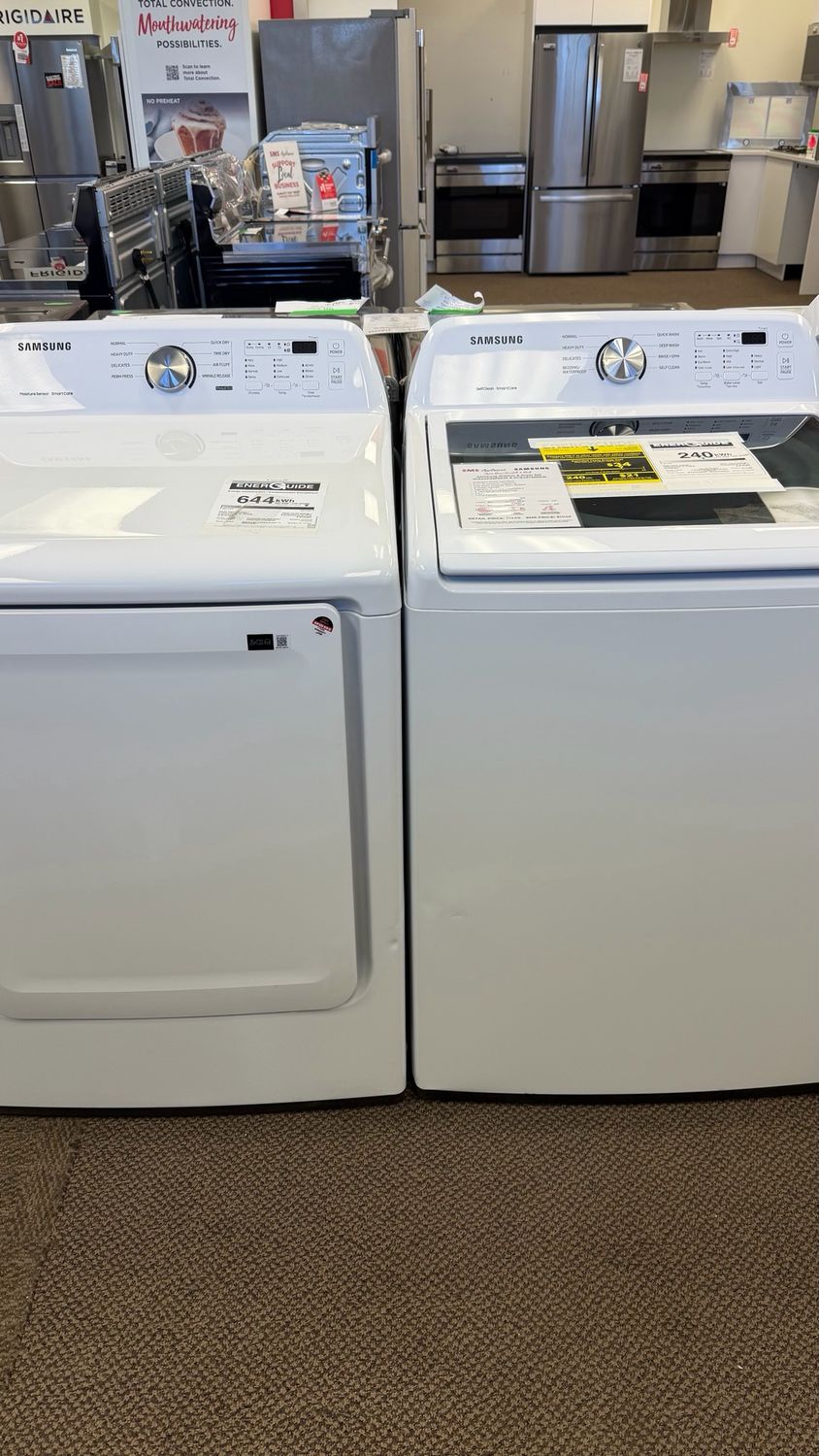 Open Box Samsung Washer-Dryer WA44A3205AW/DVE45T3200W
