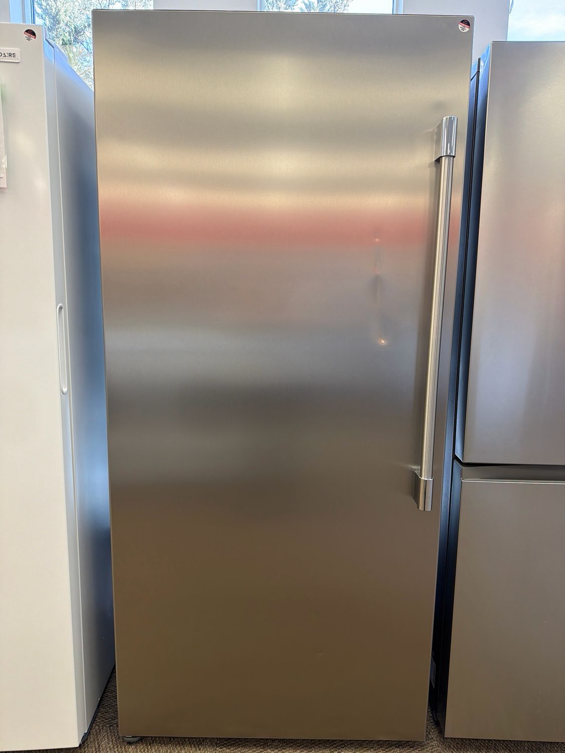 Open Box - Scratch & Dent Upright Freezer 19 cu.ft FPGU19F8WF