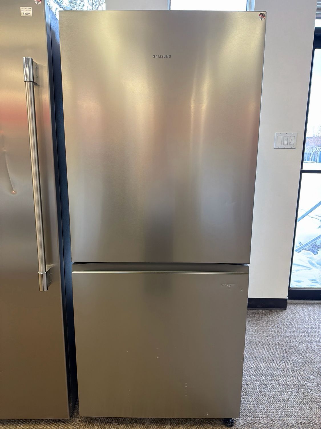 Open Box - Scratch & Dent Samsung 30 Open Box - Scratch & Dent Samsung 30" Bottom Mount Fridge RB16DG6000SL