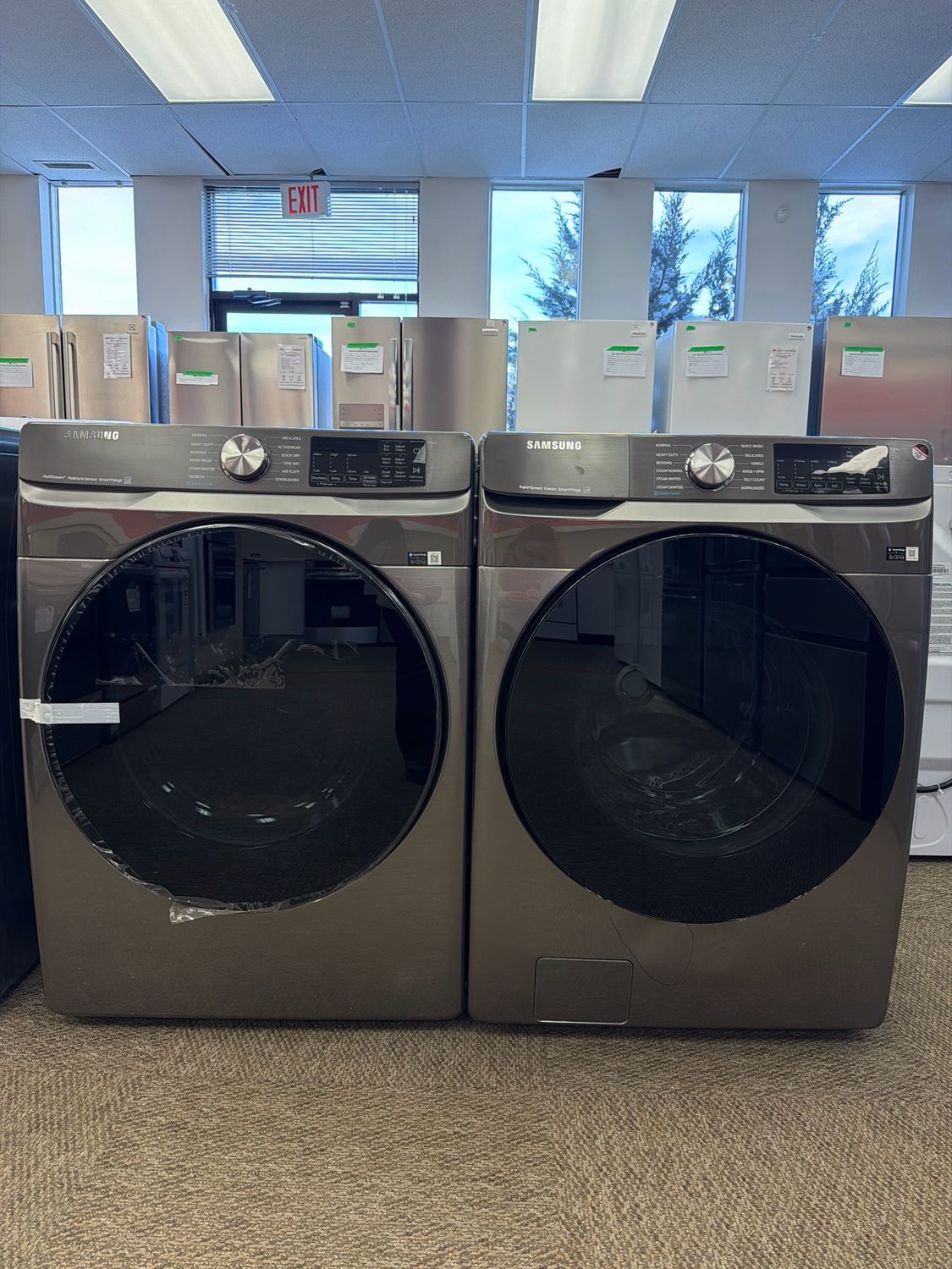 Open Box - Scratch & Dent Samsung Washer and Dryer Set WF45B6300AP/DVE45B6305P