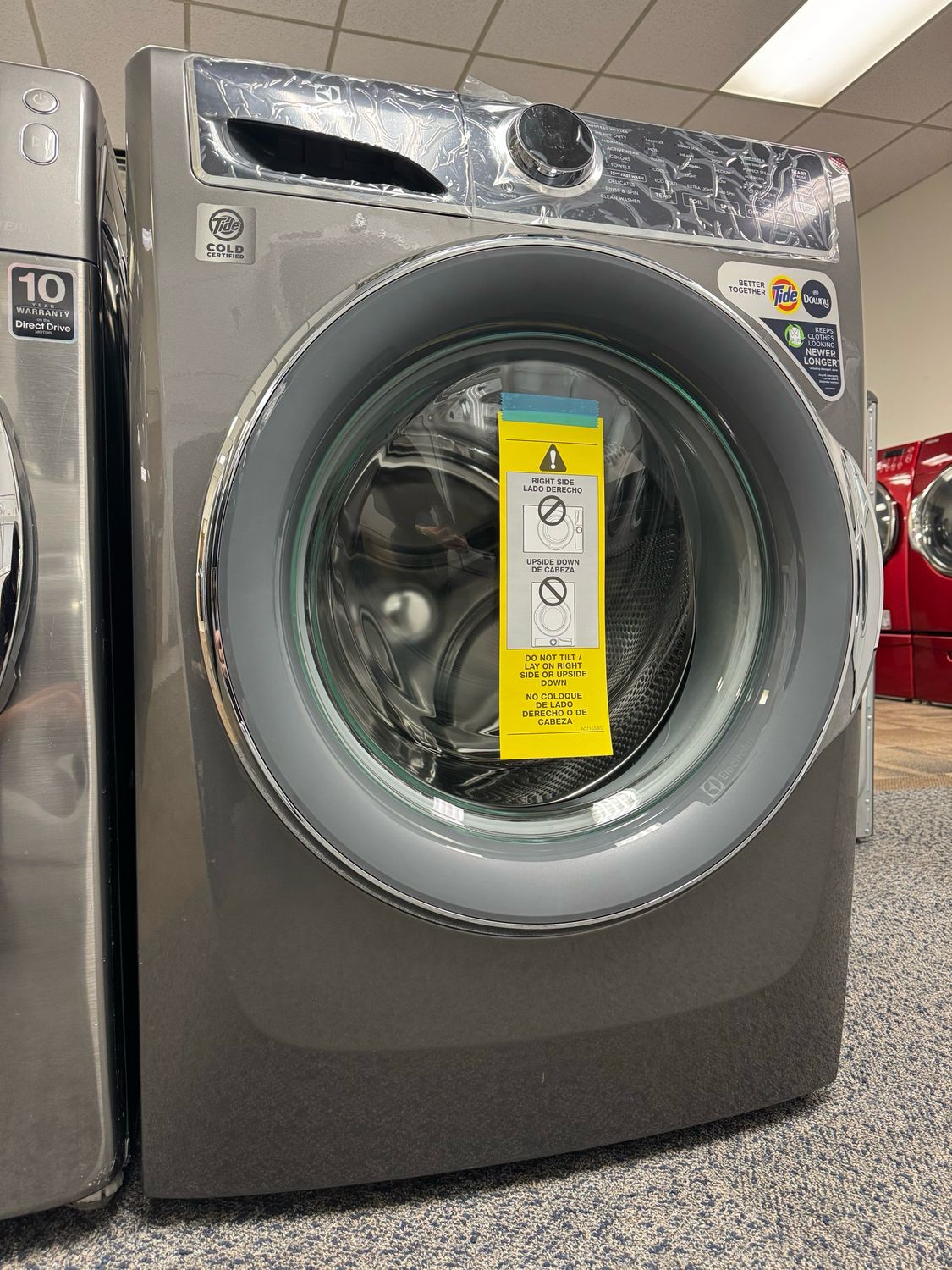 Open Box - Scratch & Dent Electrolux Front Load Washer ELFW7537AT Open Box - Scratch & Dent Electrolux Front Load Washer ELFW7537AT